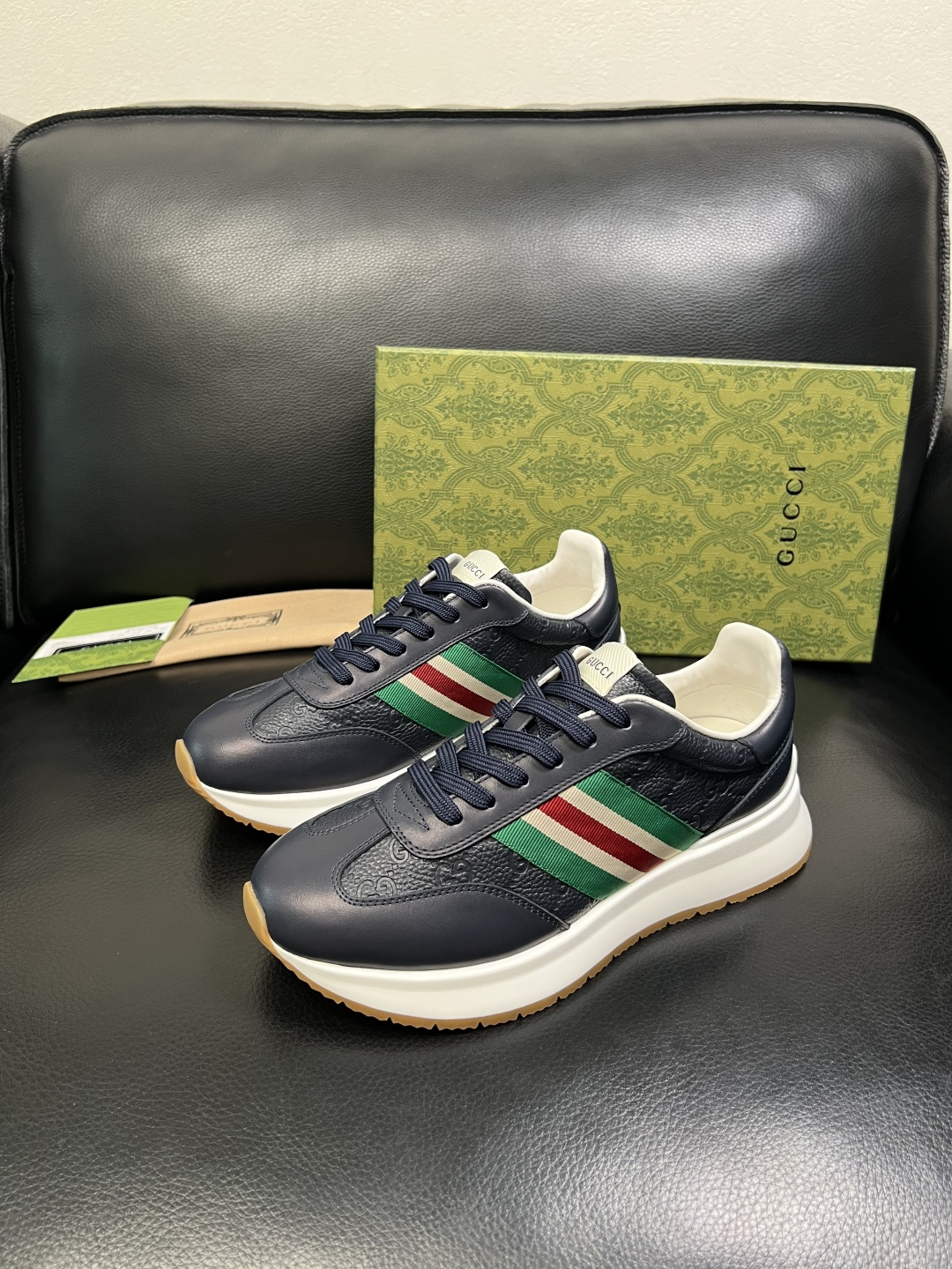 Gucci 高品质 顶级工艺品 古奇 专柜新款原厂配置，意大利进口牛皮面料，进口牛皮内里垫，透气舒适，鞋