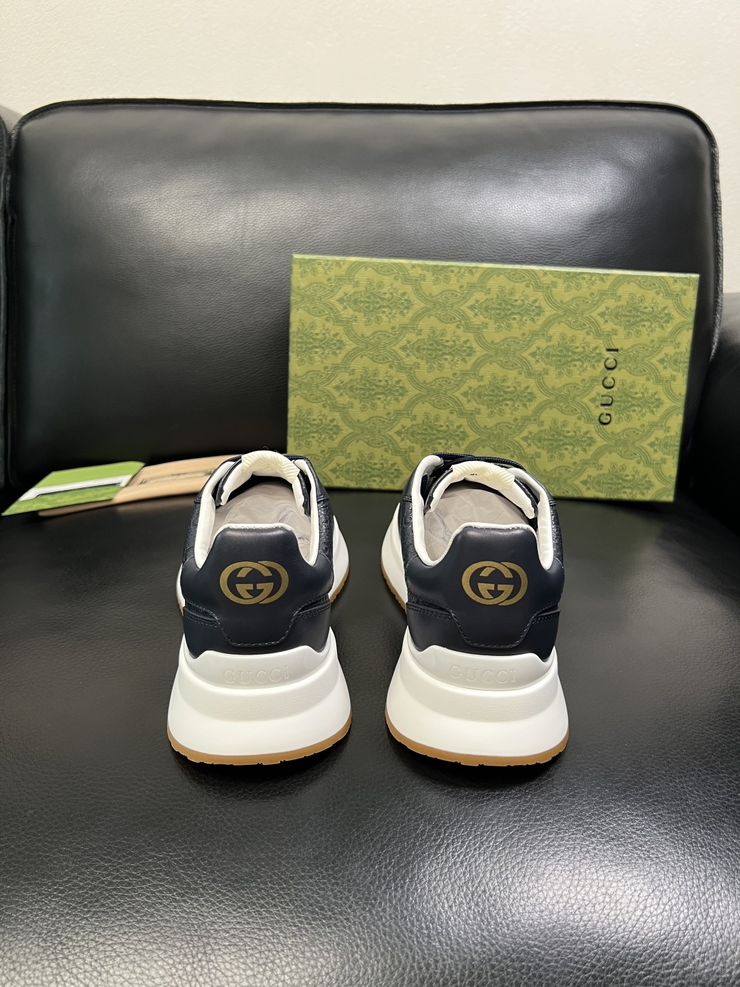 Gucci 高品质 顶级工艺品 古奇 专柜新款原厂配置，意大利进口牛皮面料，进口牛皮内里垫，透气舒适，鞋