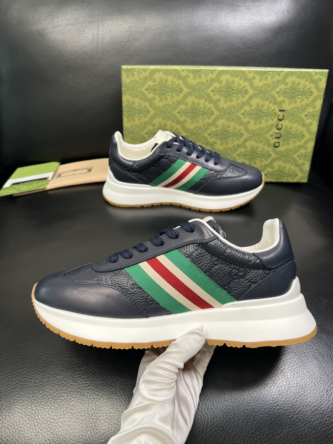 Gucci 高品质 顶级工艺品 古奇 专柜新款原厂配置，意大利进口牛皮面料，进口牛皮内里垫，透气舒适，鞋