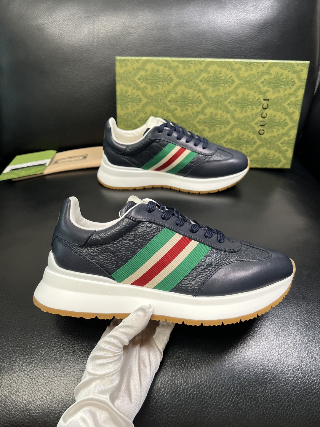 Gucci 高品质 顶级工艺品 古奇 专柜新款原厂配置，意大利进口牛皮面料，进口牛皮内里垫，透气舒适，鞋