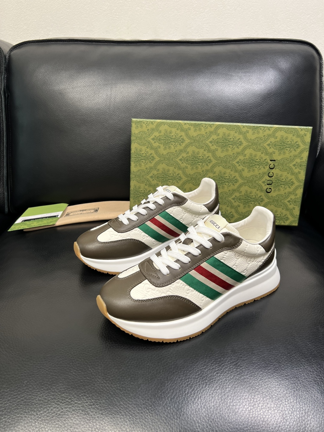 Gucci 高品质 顶级工艺品 古奇 专柜新款原厂配置，意大利进口牛皮面料，进口牛皮内里垫，透气舒适，鞋