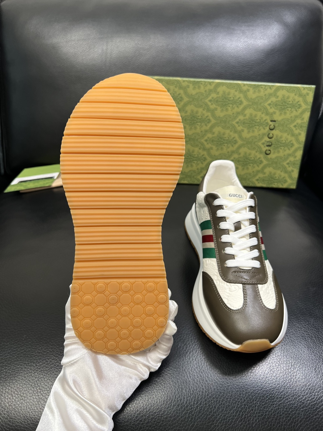 Gucci 高品质 顶级工艺品 古奇 专柜新款原厂配置，意大利进口牛皮面料，进口牛皮内里垫，透气舒适，鞋