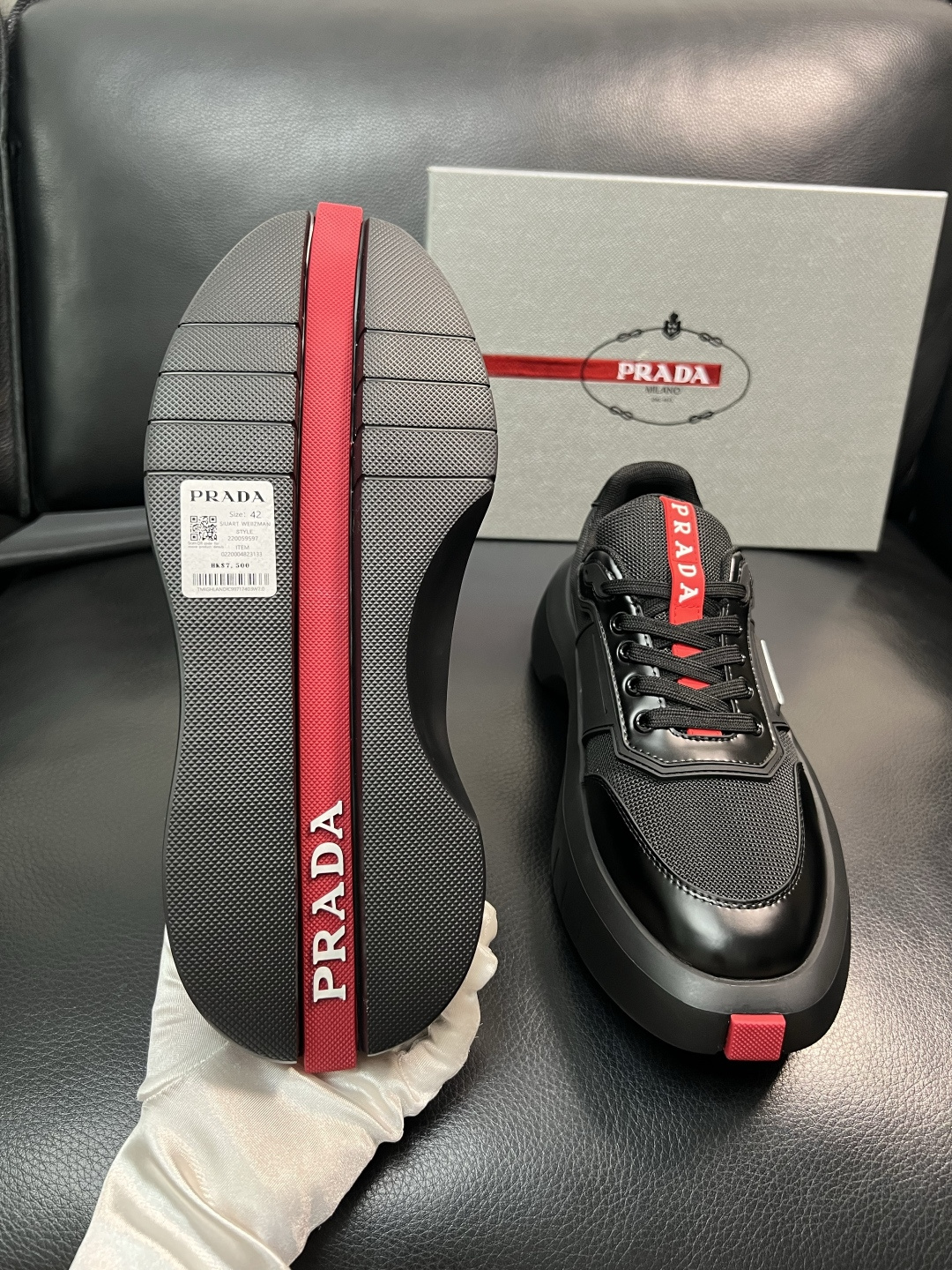 Prada 顶级工艺品，普拉达 专柜同步，原厂配置意大利进口牛皮拼布面料，进口牛皮内里垫，透气舒适，鞋底