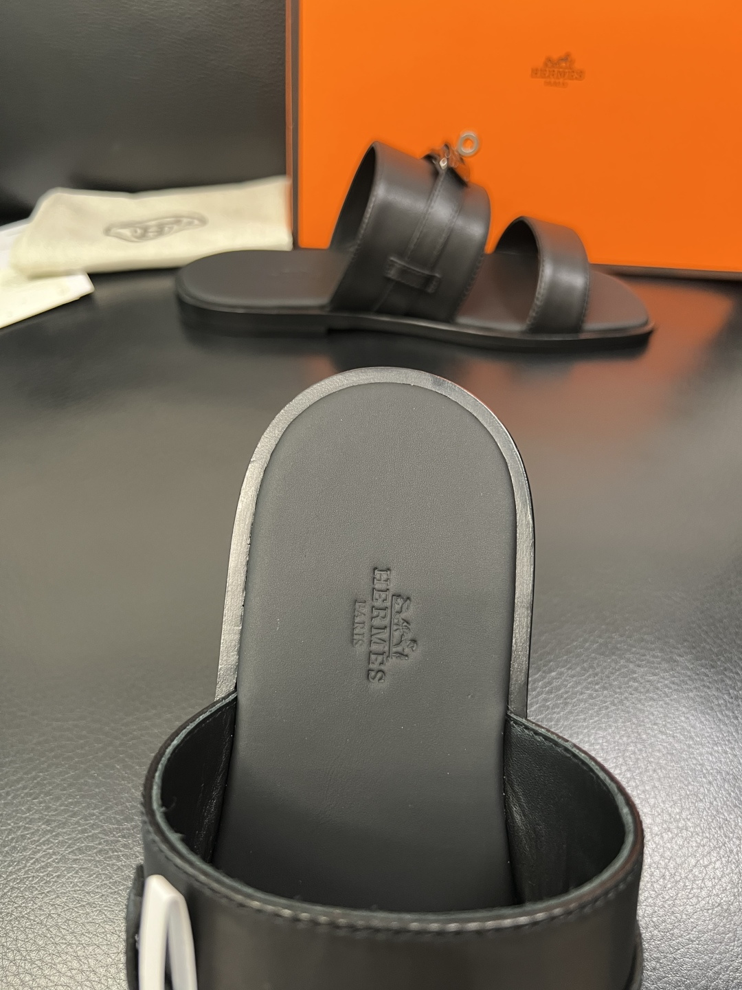 Hermes 高品质 顶级工艺品 爱马仕 拖鞋专柜同步发售原厂配置，意大利进口原版牛皮面料，高品质拼接工