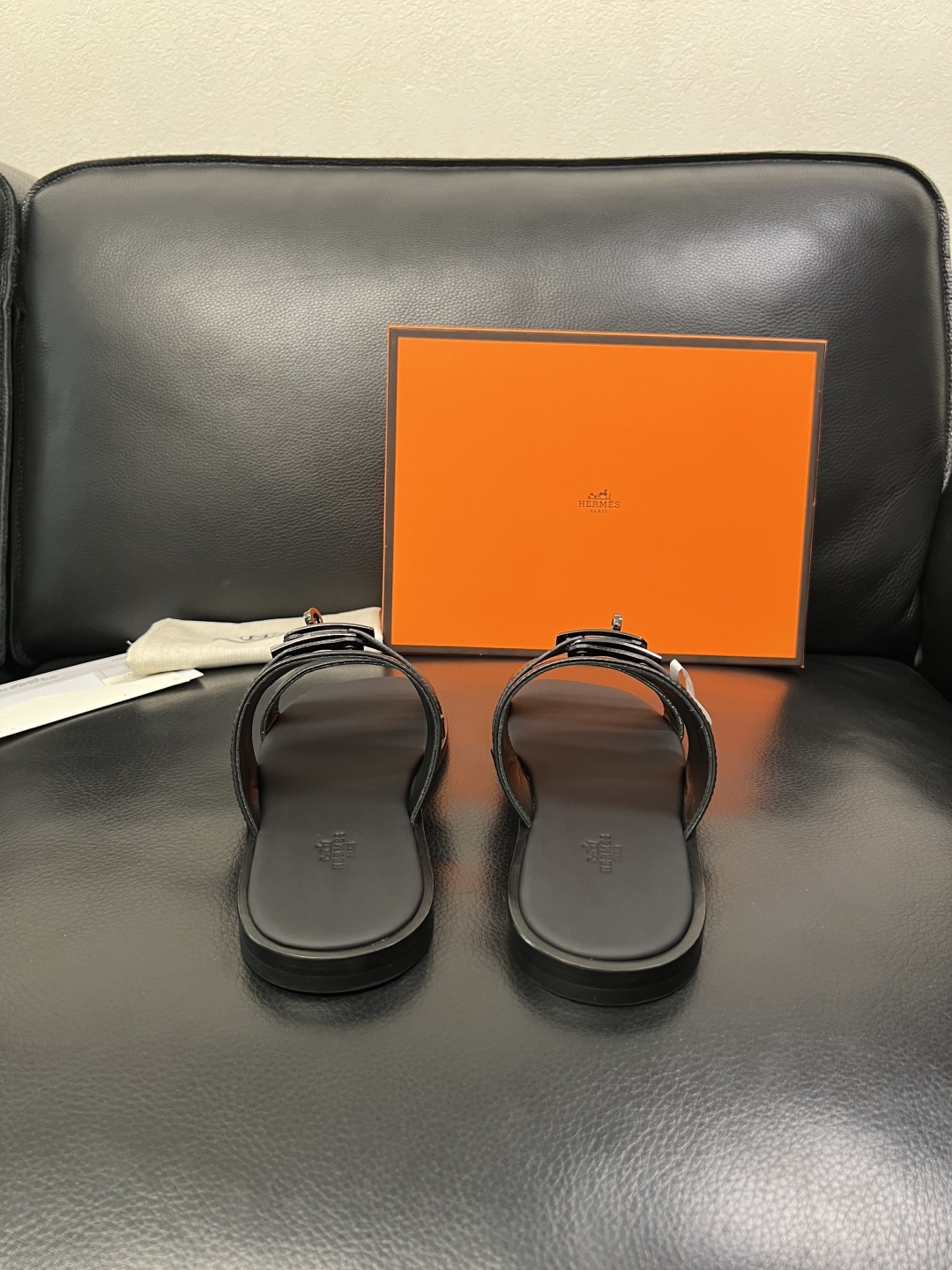 Hermes 高品质 顶级工艺品 爱马仕 拖鞋专柜同步发售原厂配置，意大利进口原版牛皮面料，高品质拼接工