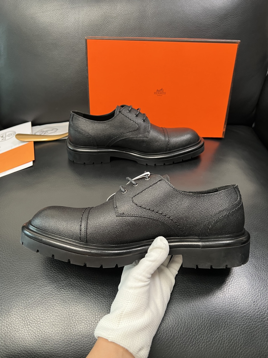Hermes 高品质 顶级工艺品 爱马仕 皮鞋专柜同步发售原厂配置，意大利进口原版牛皮面料，高品质拼接工