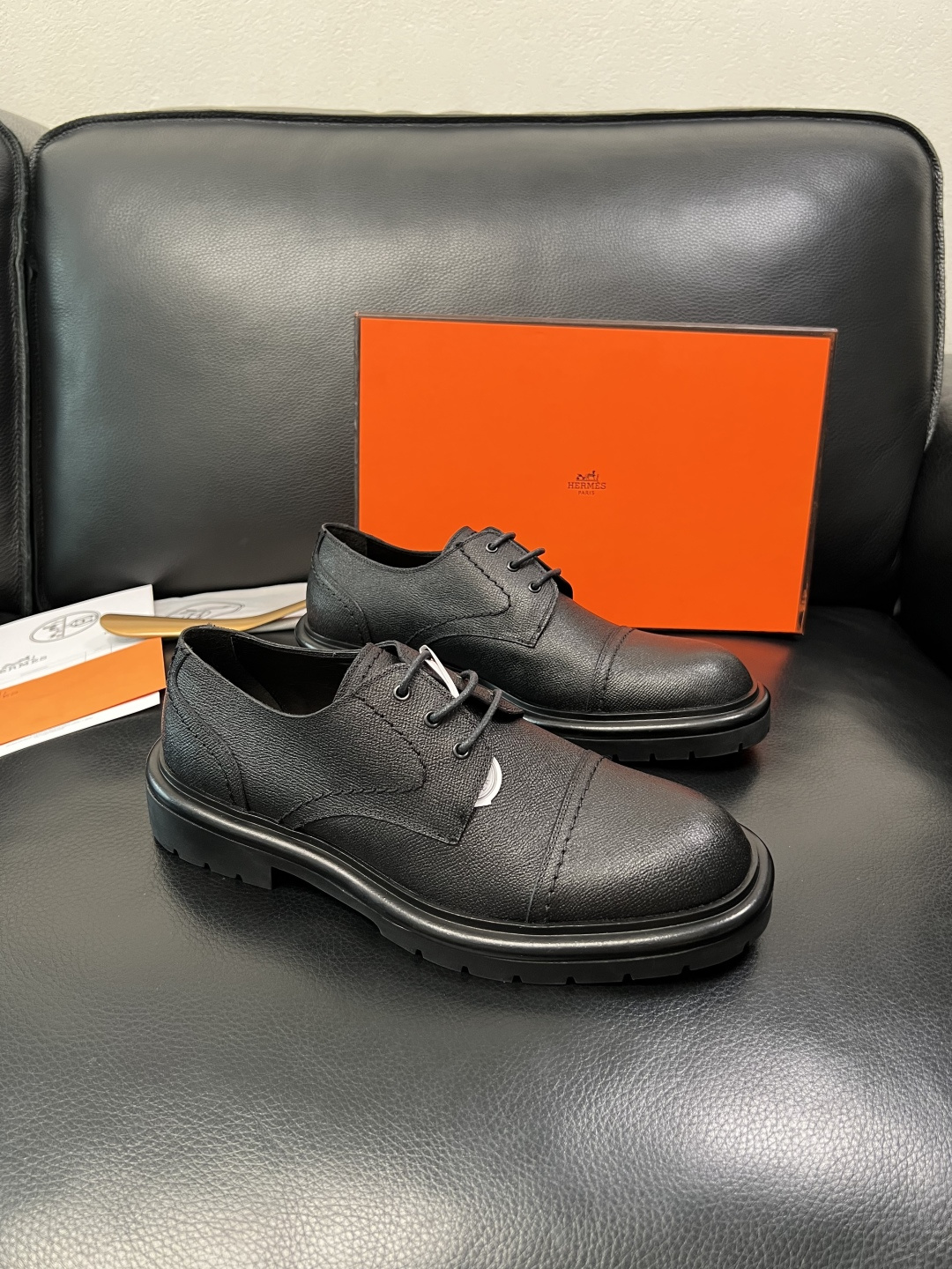 Hermes 高品质 顶级工艺品 爱马仕 皮鞋专柜同步发售原厂配置，意大利进口原版牛皮面料，高品质拼接工