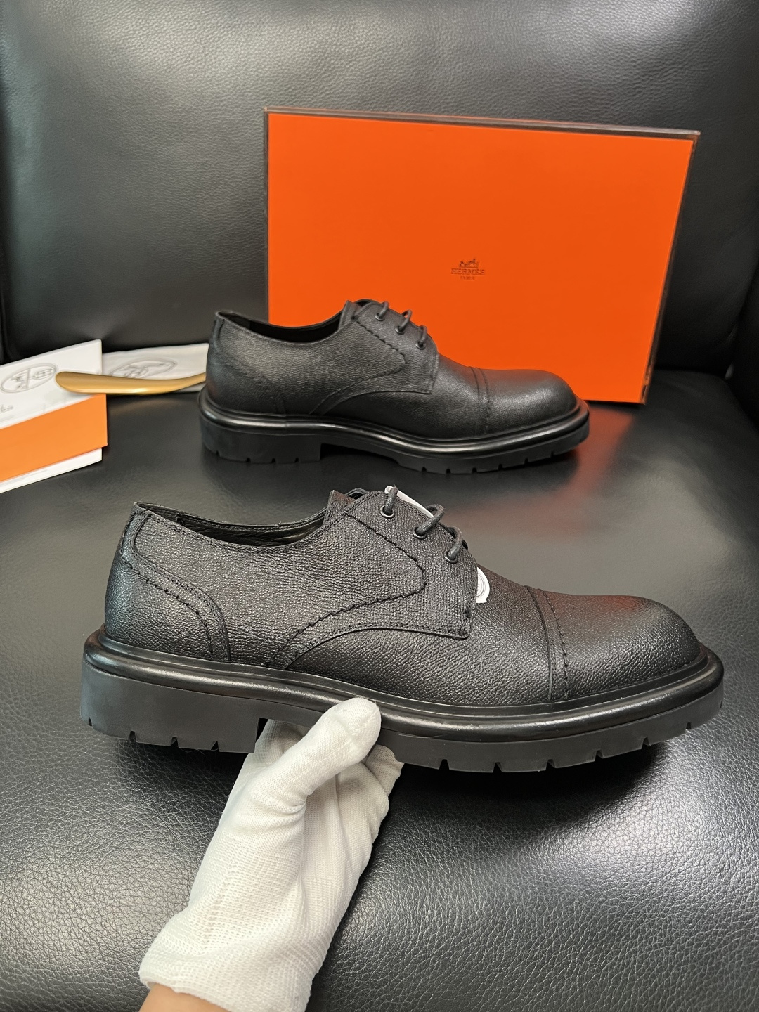 Hermes 高品质 顶级工艺品 爱马仕 皮鞋专柜同步发售原厂配置，意大利进口原版牛皮面料，高品质拼接工