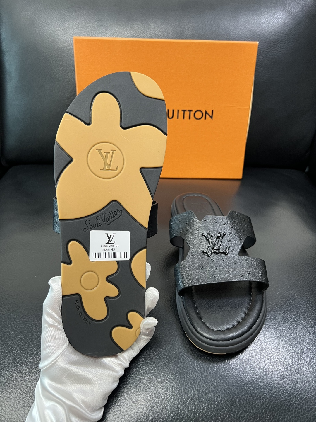 Lv 高品质 顶级工艺品 路易威登，拖鞋 专柜同步原厂配置，鞋面意大利进口，高品质拼接缤纷色彩复杂工艺品