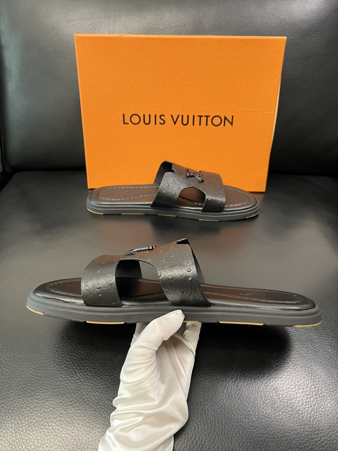 Lv 高品质 顶级工艺品 路易威登，拖鞋 专柜同步原厂配置，鞋面意大利进口，高品质拼接缤纷色彩复杂工艺品