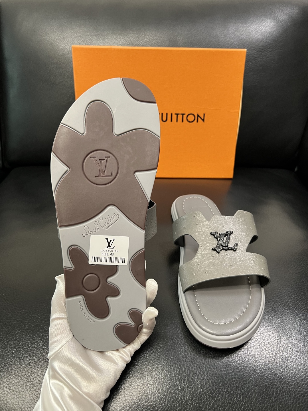 Lv 高品质 顶级工艺品 路易威登，拖鞋 专柜同步原厂配置，鞋面意大利进口，高品质拼接缤纷色彩复杂工艺品