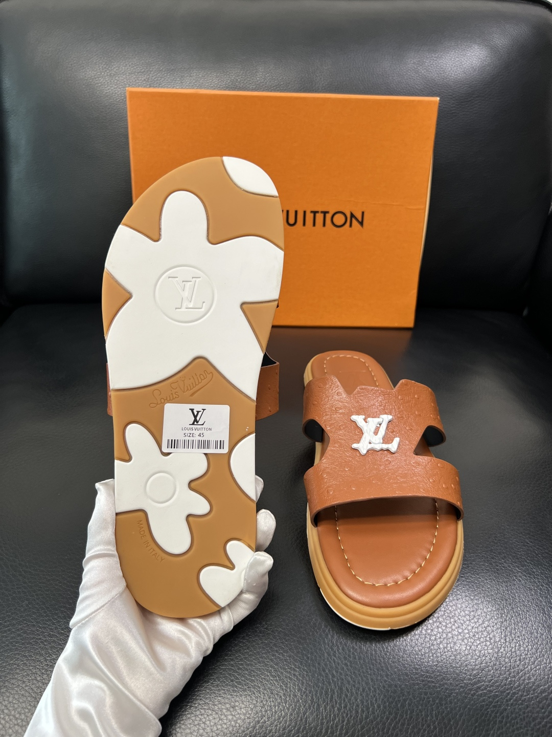 Lv 高品质 顶级工艺品 路易威登，拖鞋 专柜同步原厂配置，鞋面意大利进口，高品质拼接缤纷色彩复杂工艺品