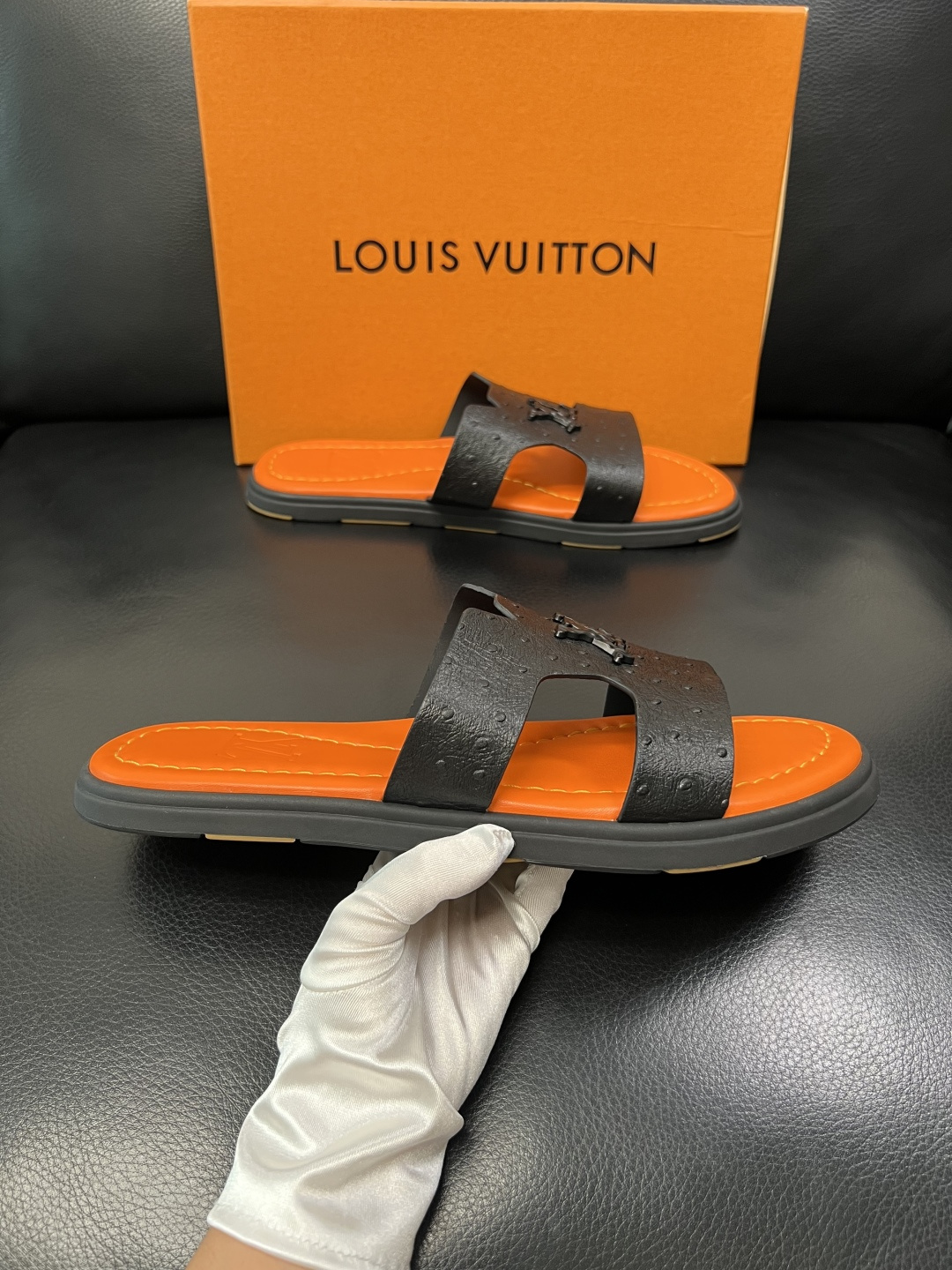 Lv 高品质 顶级工艺品 路易威登，拖鞋 专柜同步原厂配置，鞋面意大利进口，高品质拼接缤纷色彩复杂工艺品