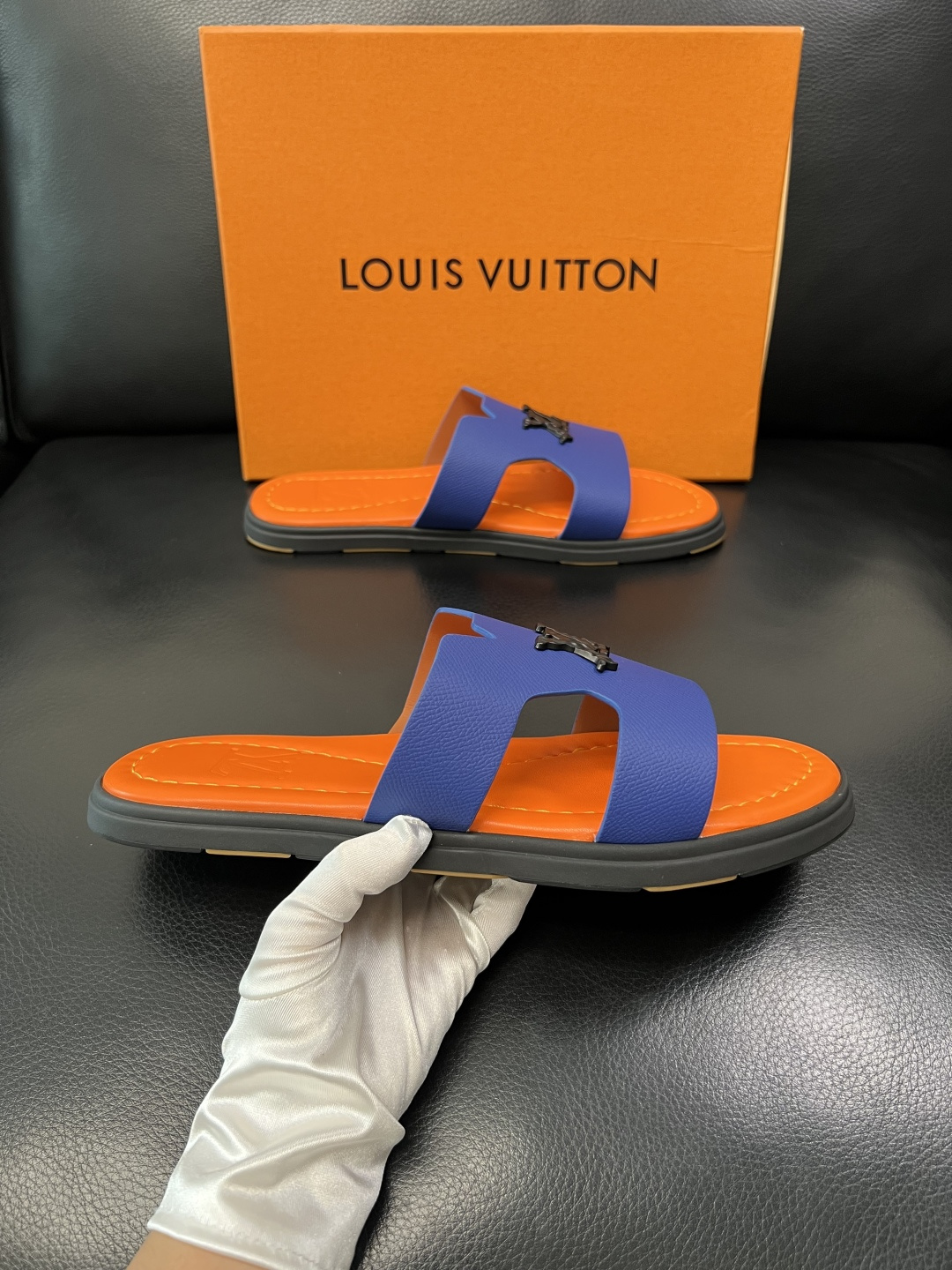 Lv 高品质 顶级工艺品 路易威登，拖鞋 专柜同步原厂配置，鞋面意大利进口，高品质拼接缤纷色彩复杂工艺品