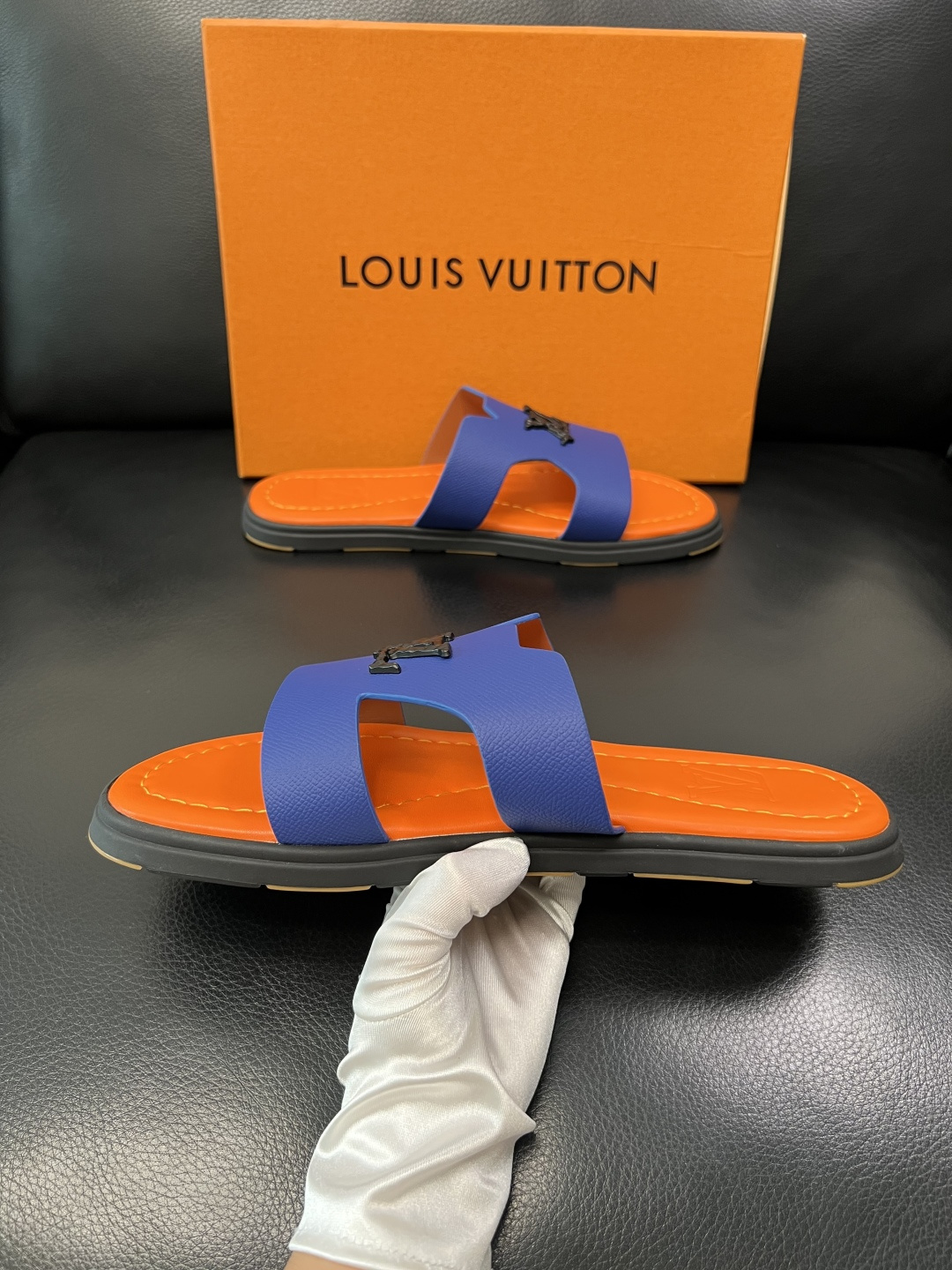 Lv 高品质 顶级工艺品 路易威登，拖鞋 专柜同步原厂配置，鞋面意大利进口，高品质拼接缤纷色彩复杂工艺品