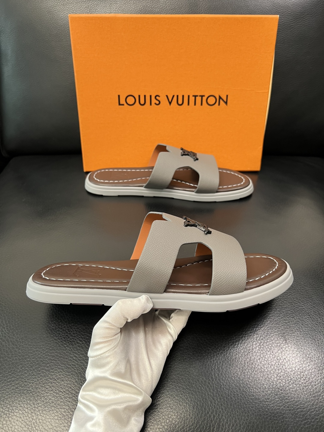 Lv 高品质 顶级工艺品 路易威登，拖鞋 专柜同步原厂配置，鞋面意大利进口，高品质拼接缤纷色彩复杂工艺品