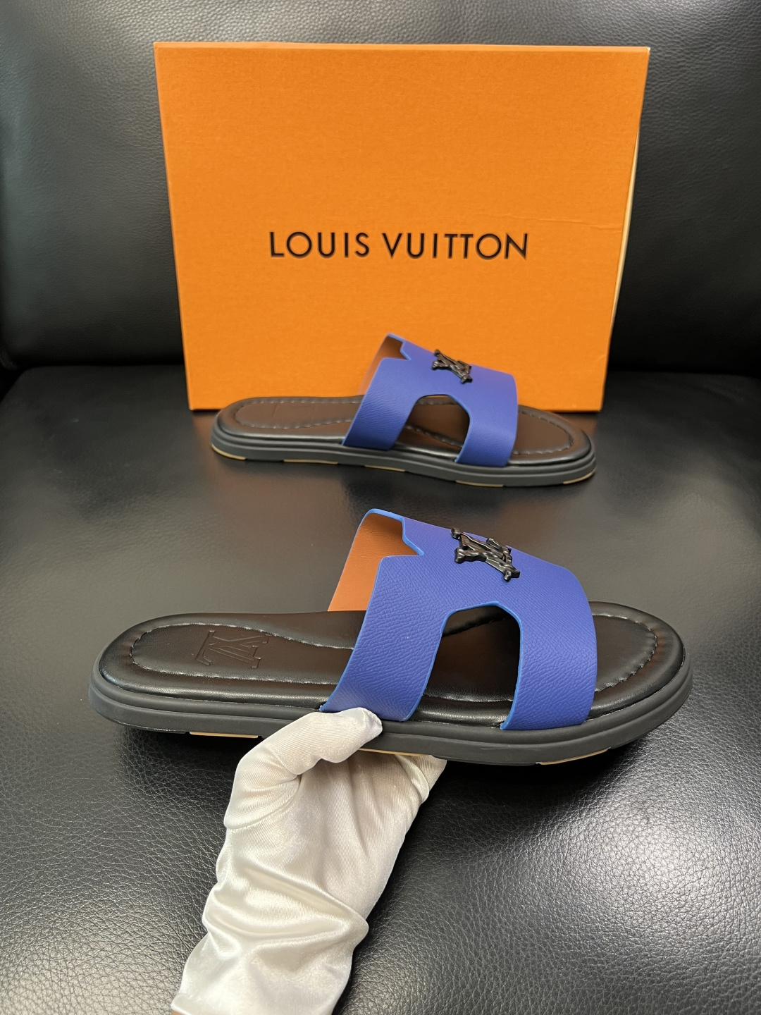 Lv 高品质 顶级工艺品 路易威登，拖鞋 专柜同步原厂配置，鞋面意大利进口，高品质拼接缤纷色彩复杂工艺品
