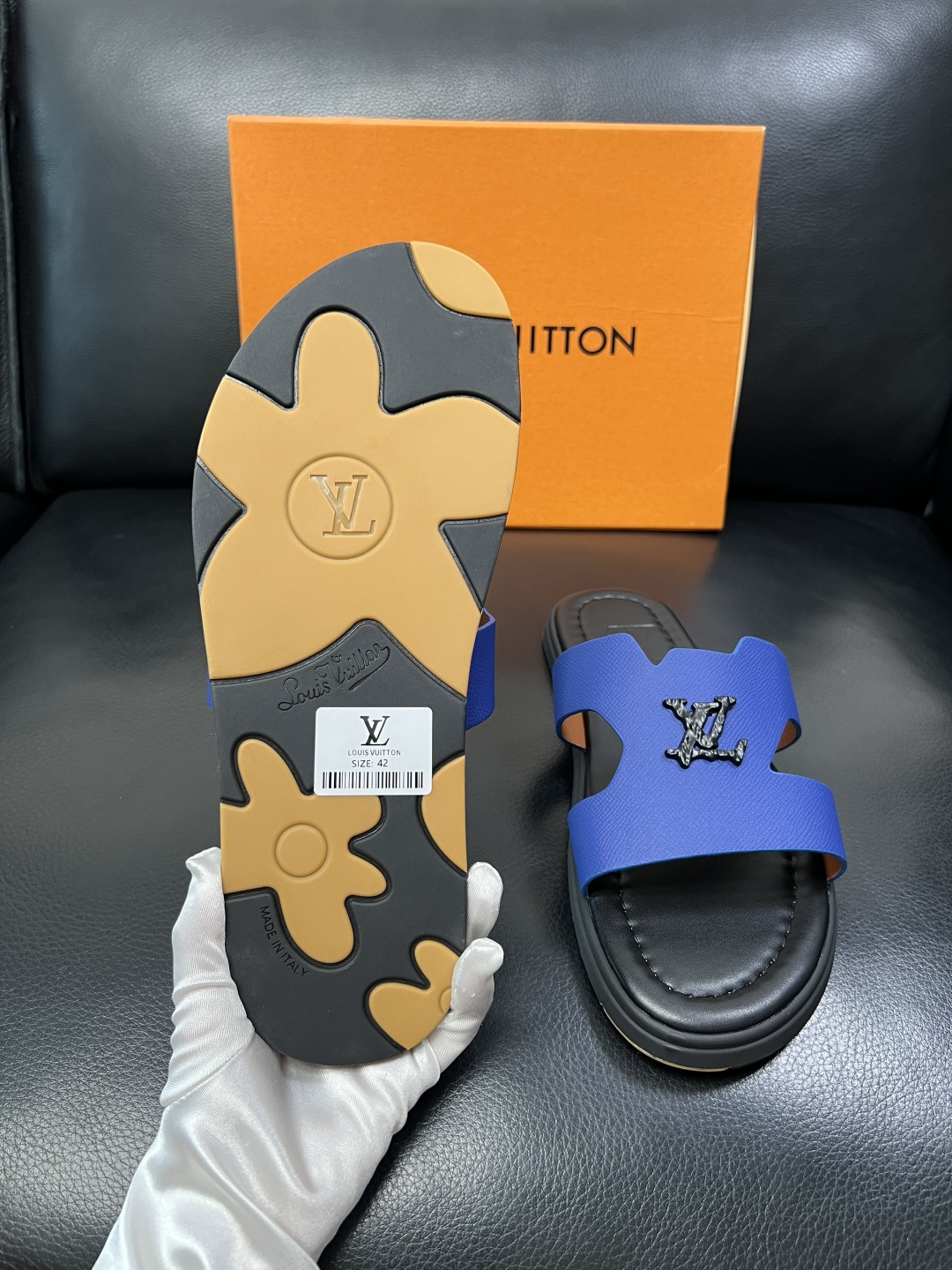 Lv 高品质 顶级工艺品 路易威登，拖鞋 专柜同步原厂配置，鞋面意大利进口，高品质拼接缤纷色彩复杂工艺品