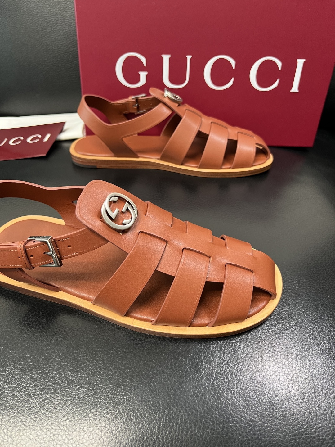 Gucci 高品质 顶级工艺品 古奇 拖鞋专柜新款原厂配置，意大利进口牛皮面料，进口牛皮内里垫，透气舒适