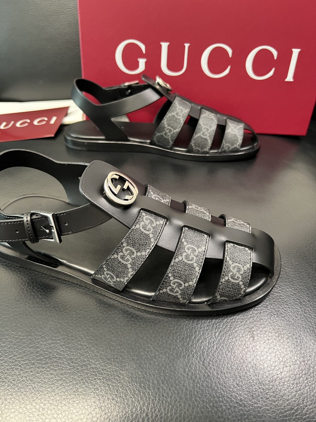 Gucci 高品质 顶级工艺品 古奇 拖鞋专柜新款原厂配置，意大利进口牛皮面料，进口牛皮内里垫，透气舒适