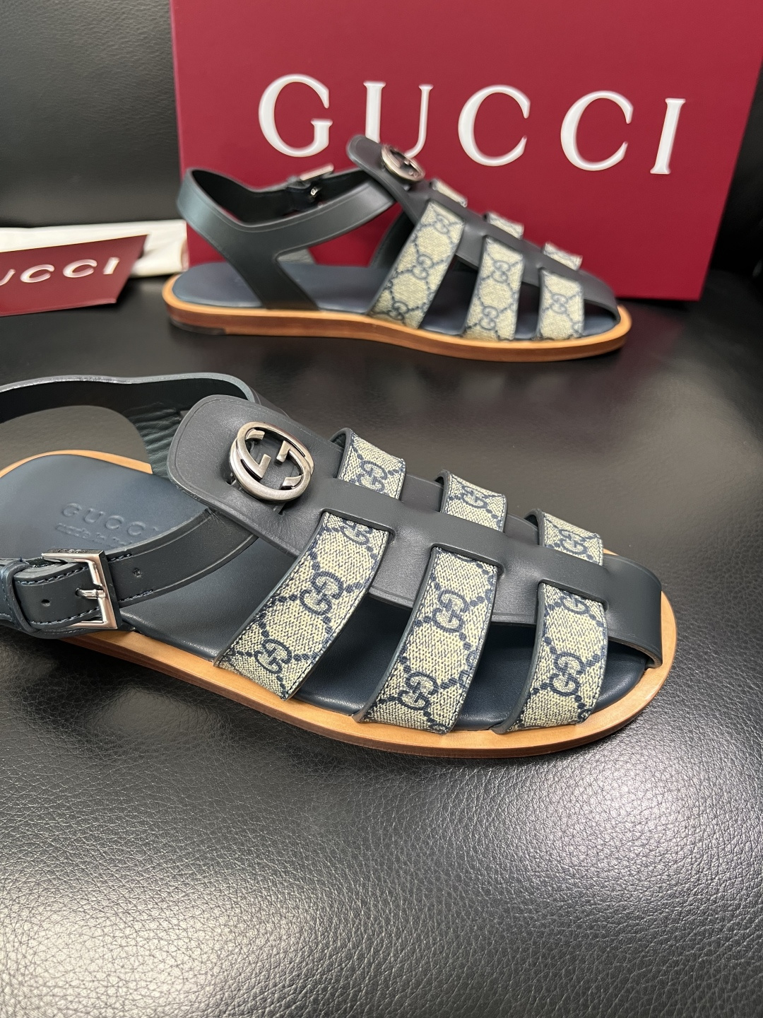 Gucci 高品质 顶级工艺品 古奇 拖鞋专柜新款原厂配置，意大利进口牛皮面料，进口牛皮内里垫，透气舒适