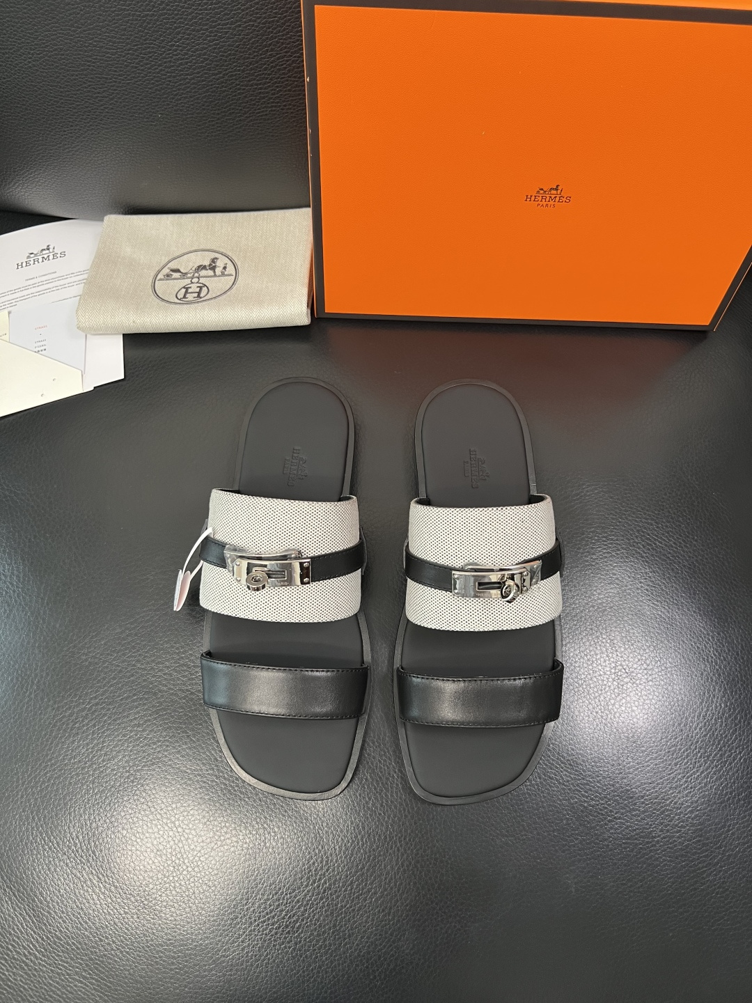 Hermes 高品质 顶级工艺品 爱马仕 拖鞋专柜同步发售原厂配置，意大利进口原版牛皮面料，高品质拼接工
