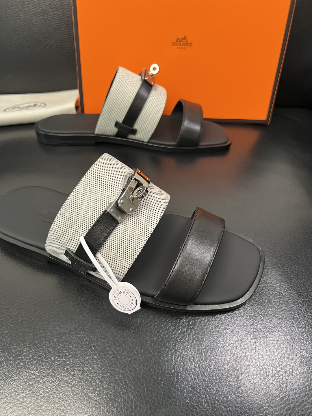 Hermes 高品质 顶级工艺品 爱马仕 拖鞋专柜同步发售原厂配置，意大利进口原版牛皮面料，高品质拼接工