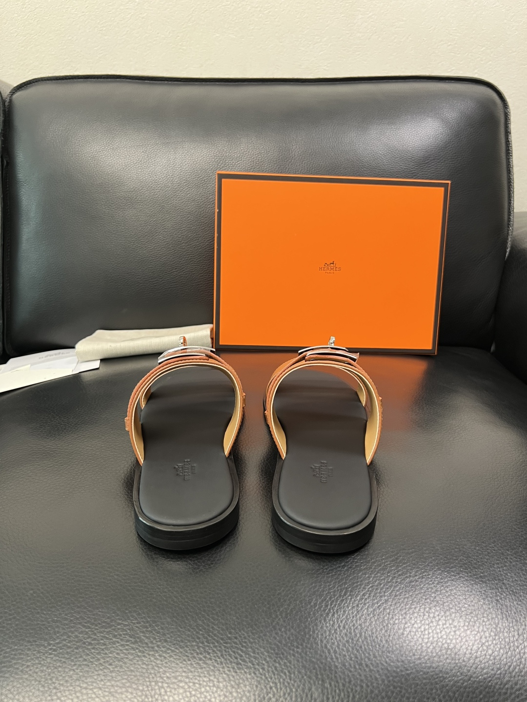 Hermes 高品质 顶级工艺品 爱马仕 拖鞋专柜同步发售原厂配置，意大利进口原版牛皮面料，高品质拼接工