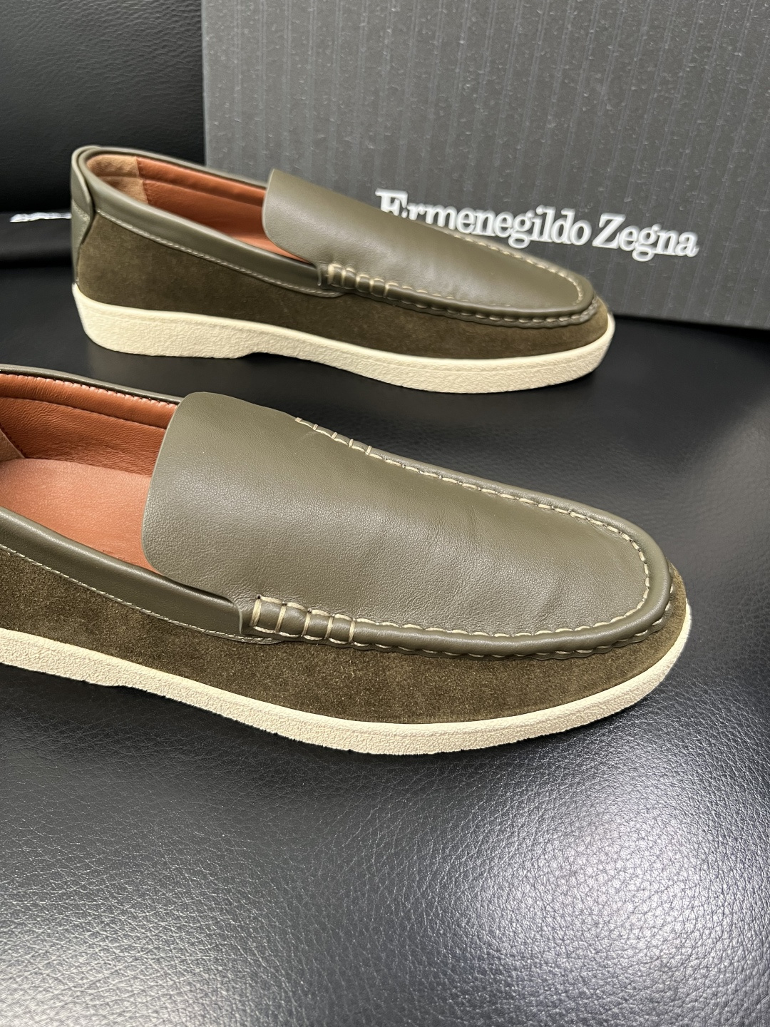 Zegna 高品质 顶级工艺品 杰尼亚 专柜新款原厂配置，意大利进口牛皮面料，进口牛里垫，透气舒适，鞋底