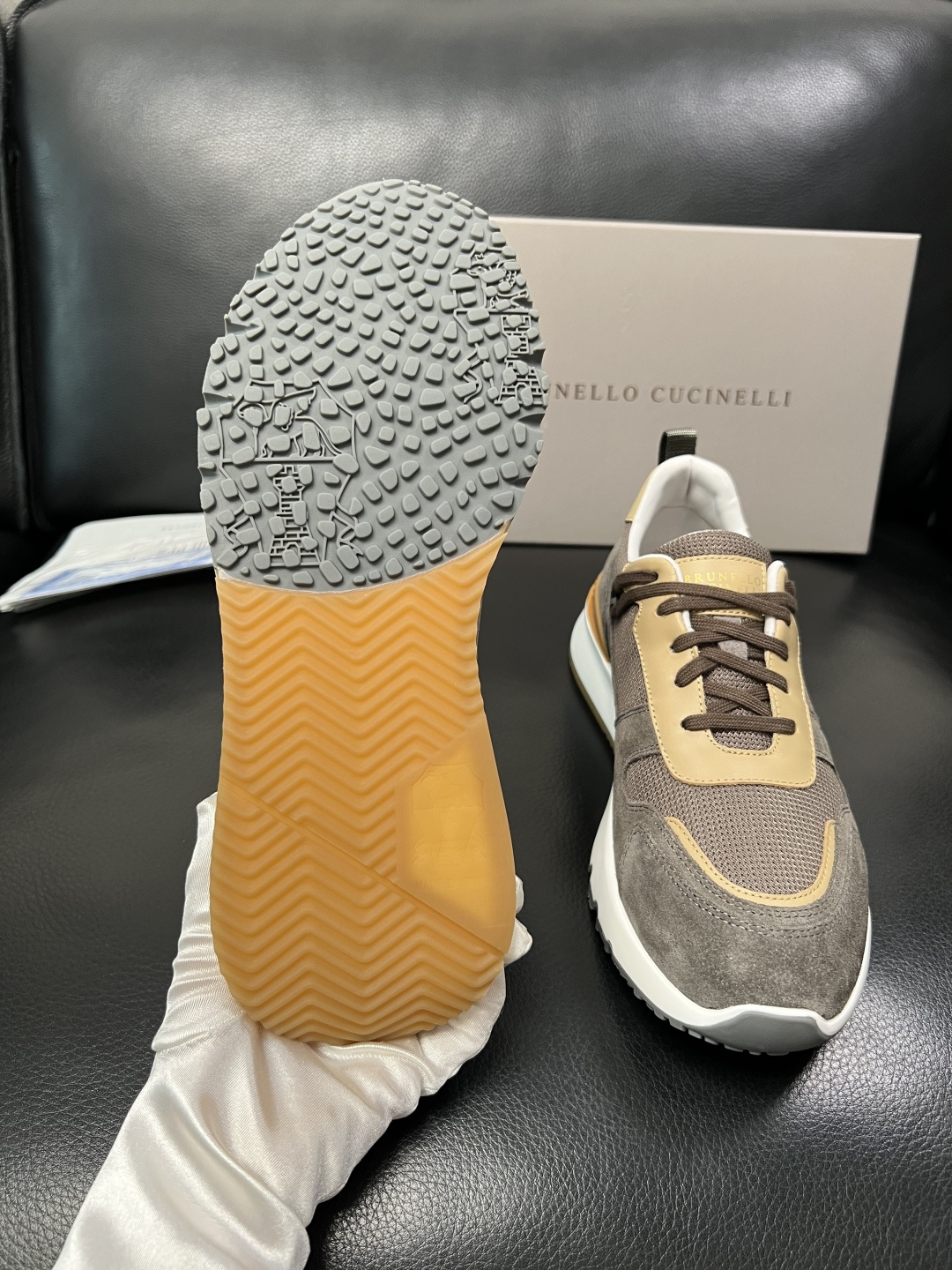 Brunello Cucinelli 高品质 顶级工艺品 BC 专柜同步原厂配置，意大利进口牛皮面料牛内
