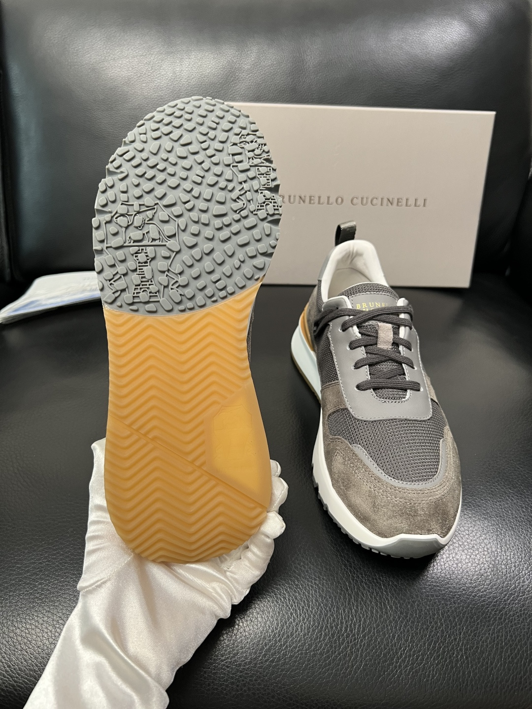 Brunello Cucinelli 高品质 顶级工艺品 BC 专柜同步原厂配置，意大利进口牛皮面料牛内