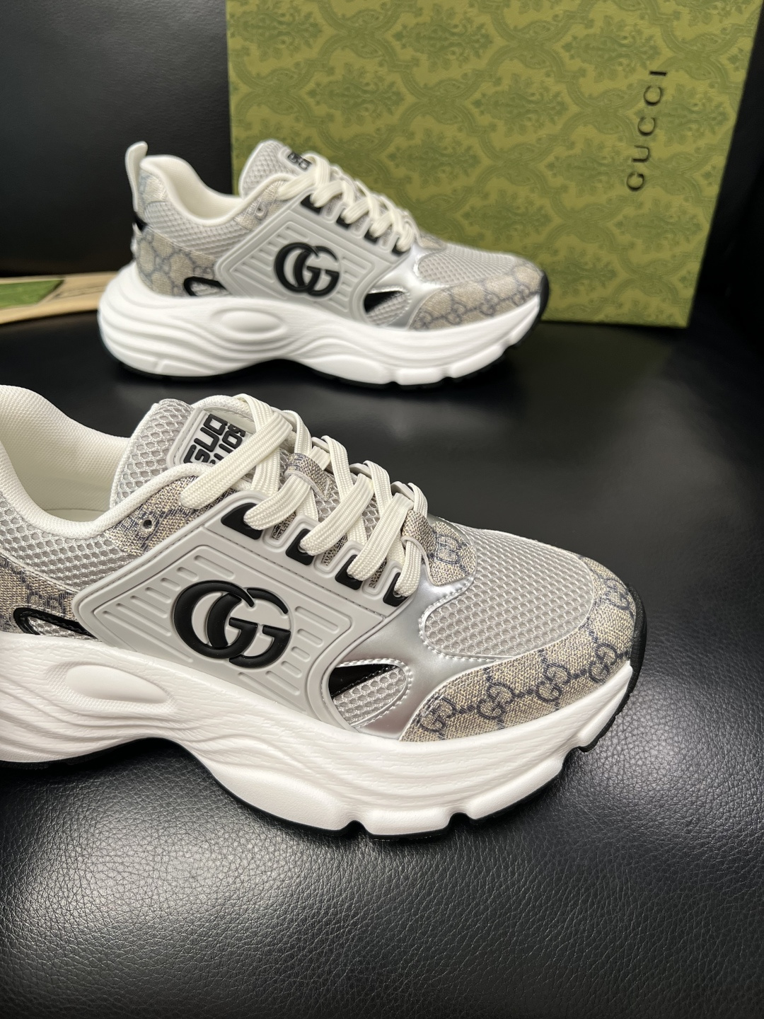 Gucci 高品质 顶级工艺品 古奇 专柜新款原厂配置，意大利进口牛皮搭配印花面料，进口牛皮内里垫，透气