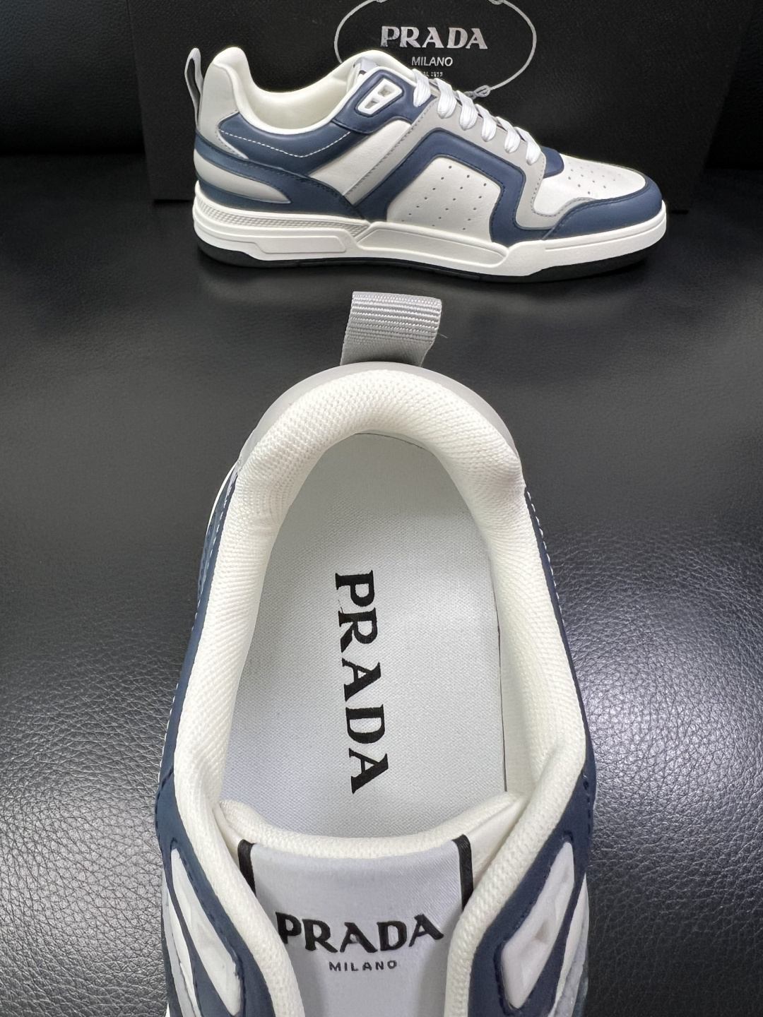 PRADA  高品质  顶级工艺品 普拉达 专柜同步 原厂配置，意大利进口原版牛皮，透气舒适进口水染牛里