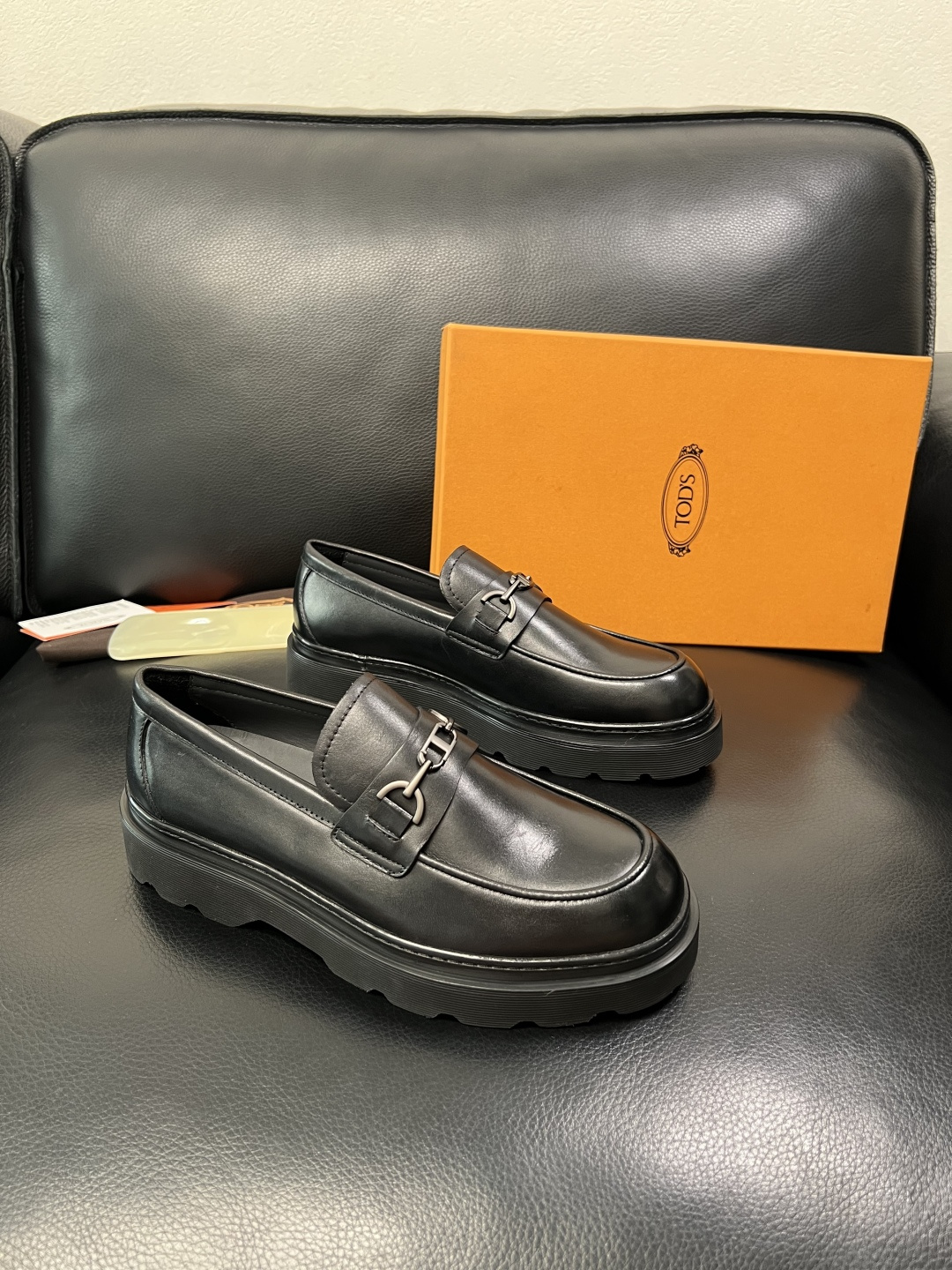 Tods  高品质  顶级工艺品  托德斯  皮鞋专柜新款，原厂配置意大利进口牛皮面料，高品质复杂拼接工