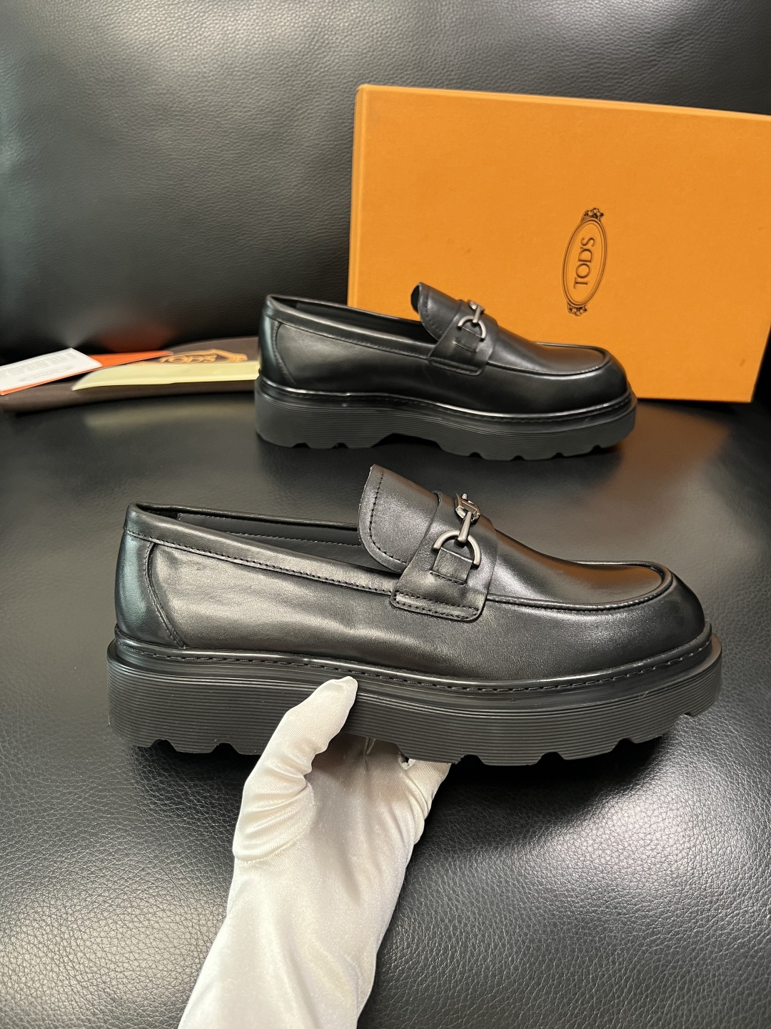 Tods  高品质  顶级工艺品  托德斯  皮鞋专柜新款，原厂配置意大利进口牛皮面料，高品质复杂拼接工