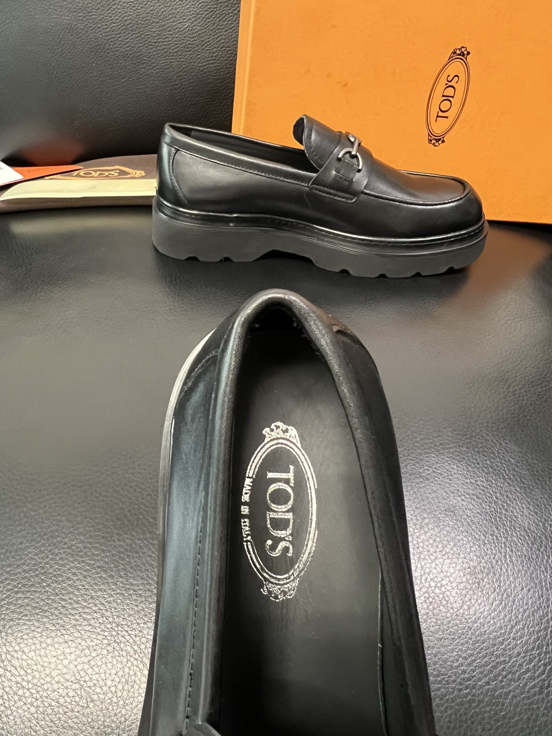 Tods  高品质  顶级工艺品  托德斯  皮鞋专柜新款，原厂配置意大利进口牛皮面料，高品质复杂拼接工