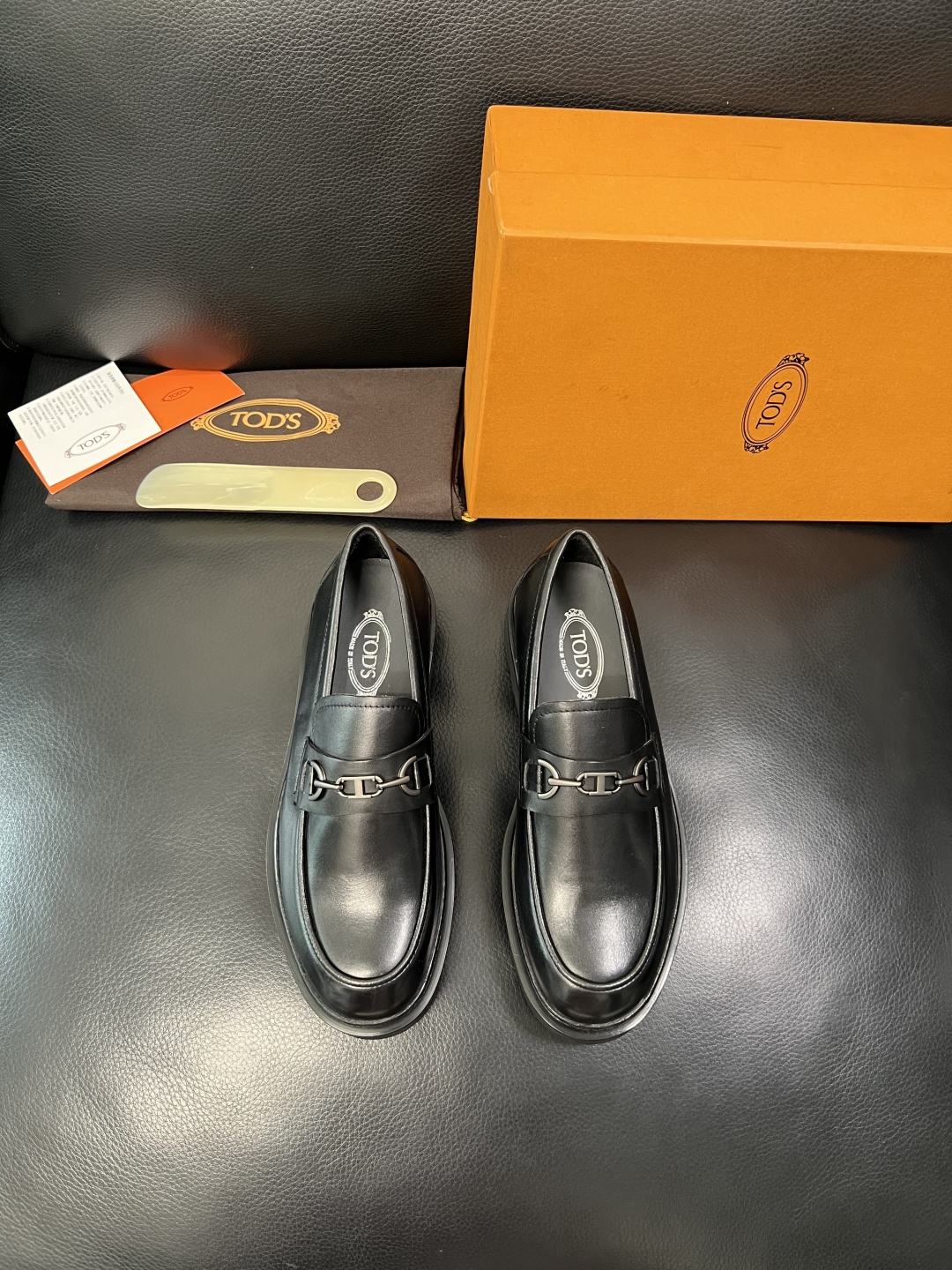 Tods  高品质  顶级工艺品  托德斯  皮鞋专柜新款，原厂配置意大利进口牛皮面料，高品质复杂拼接工