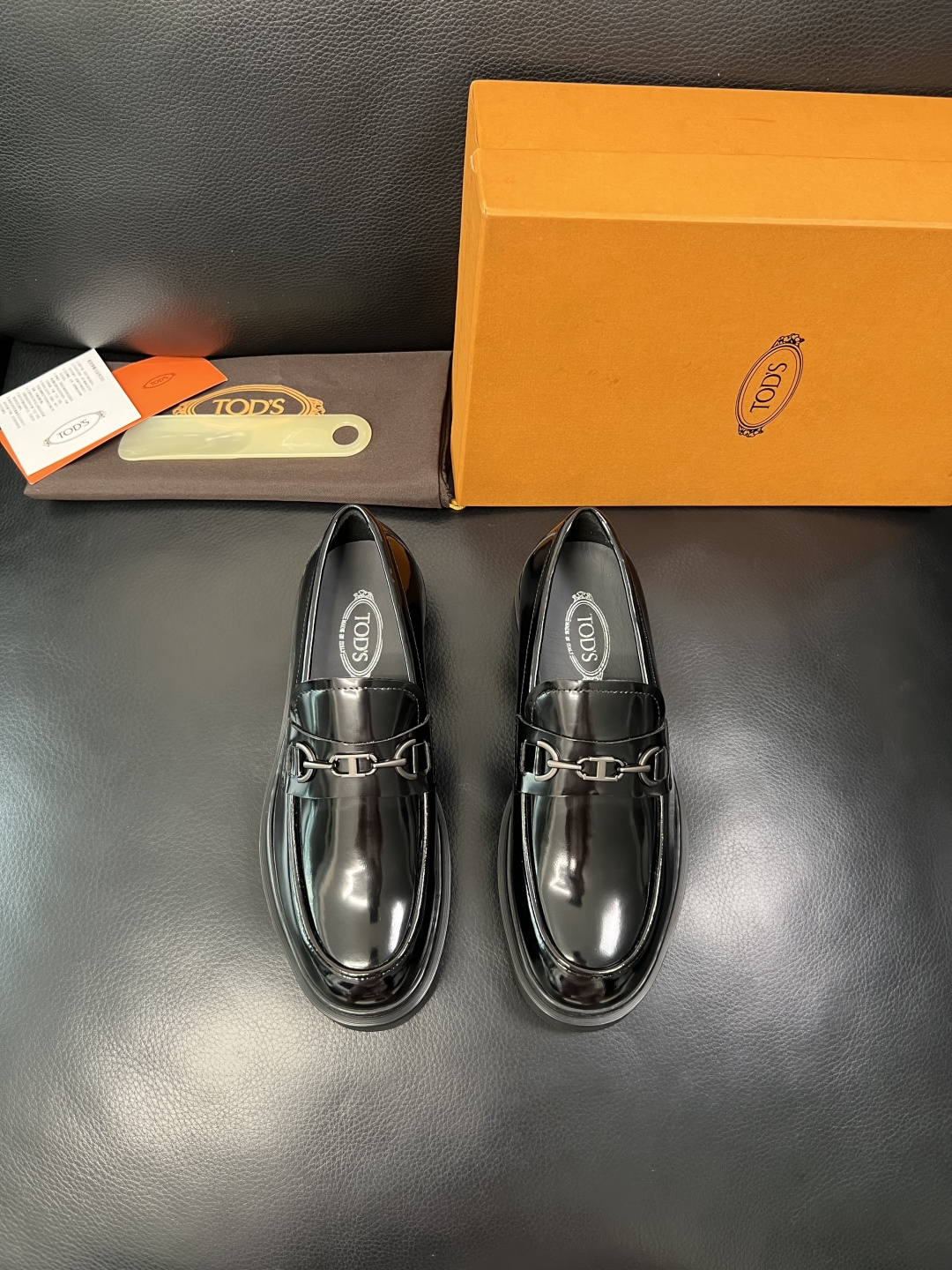 Tods  高品质  顶级工艺品  托德斯  皮鞋专柜新款，原厂配置意大利进口牛皮面料，高品质复杂拼接工