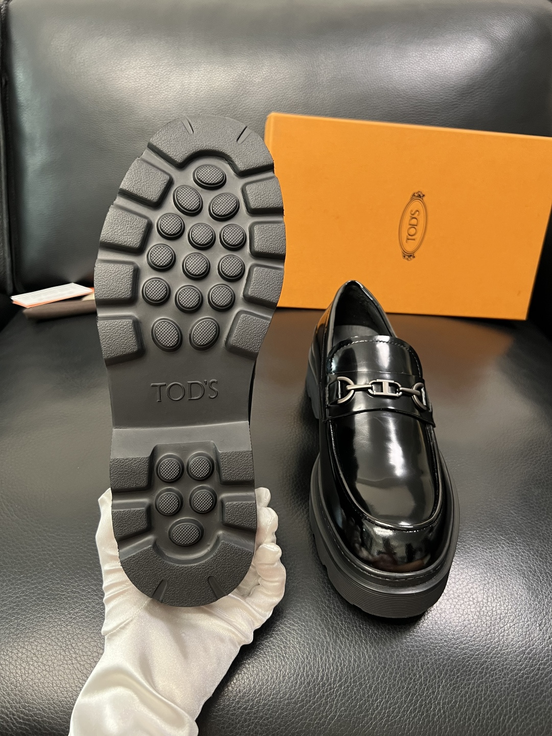 Tods  高品质  顶级工艺品  托德斯  皮鞋专柜新款，原厂配置意大利进口牛皮面料，高品质复杂拼接工