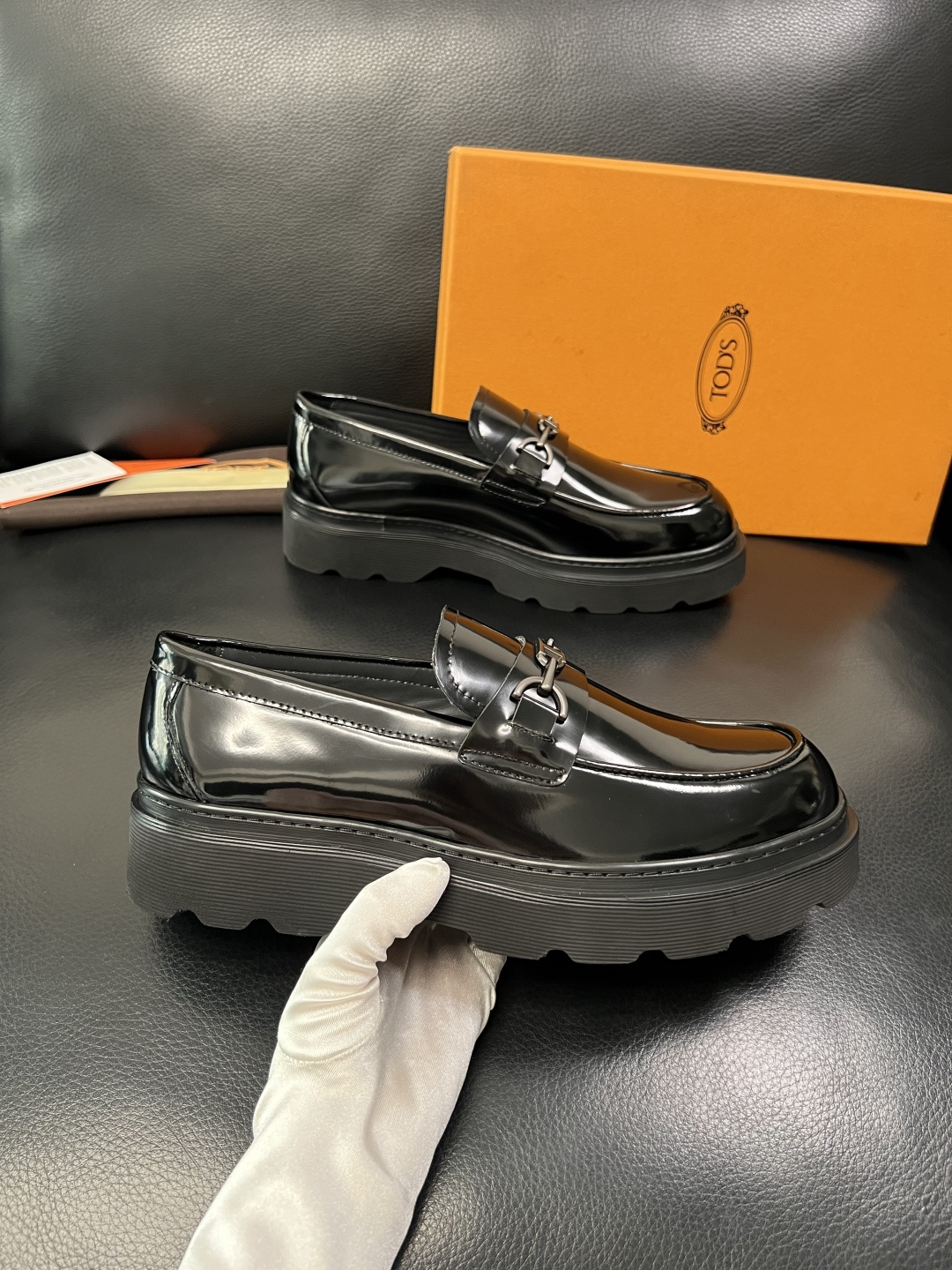 Tods  高品质  顶级工艺品  托德斯  皮鞋专柜新款，原厂配置意大利进口牛皮面料，高品质复杂拼接工