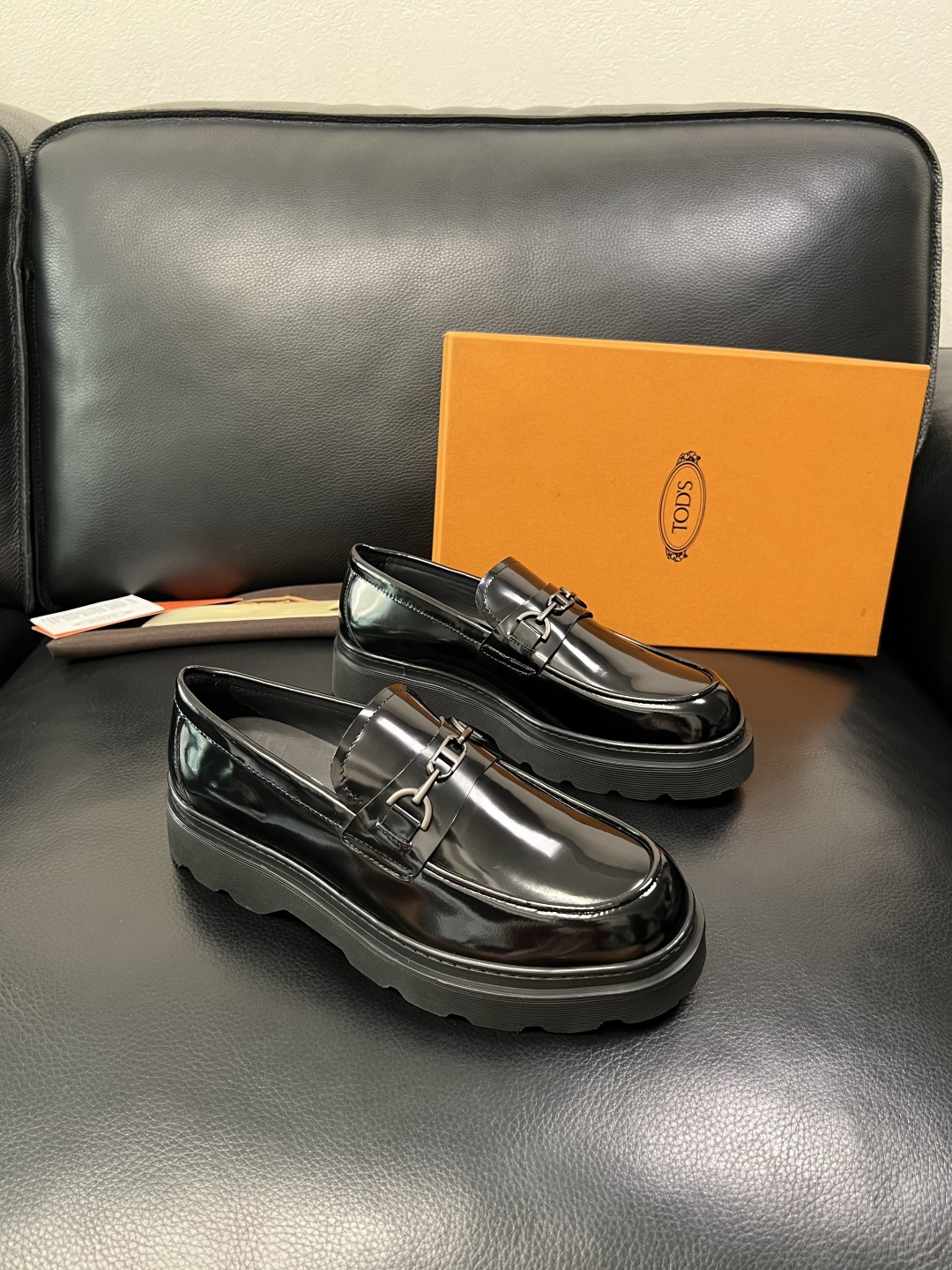 Tods  高品质  顶级工艺品  托德斯  皮鞋专柜新款，原厂配置意大利进口牛皮面料，高品质复杂拼接工