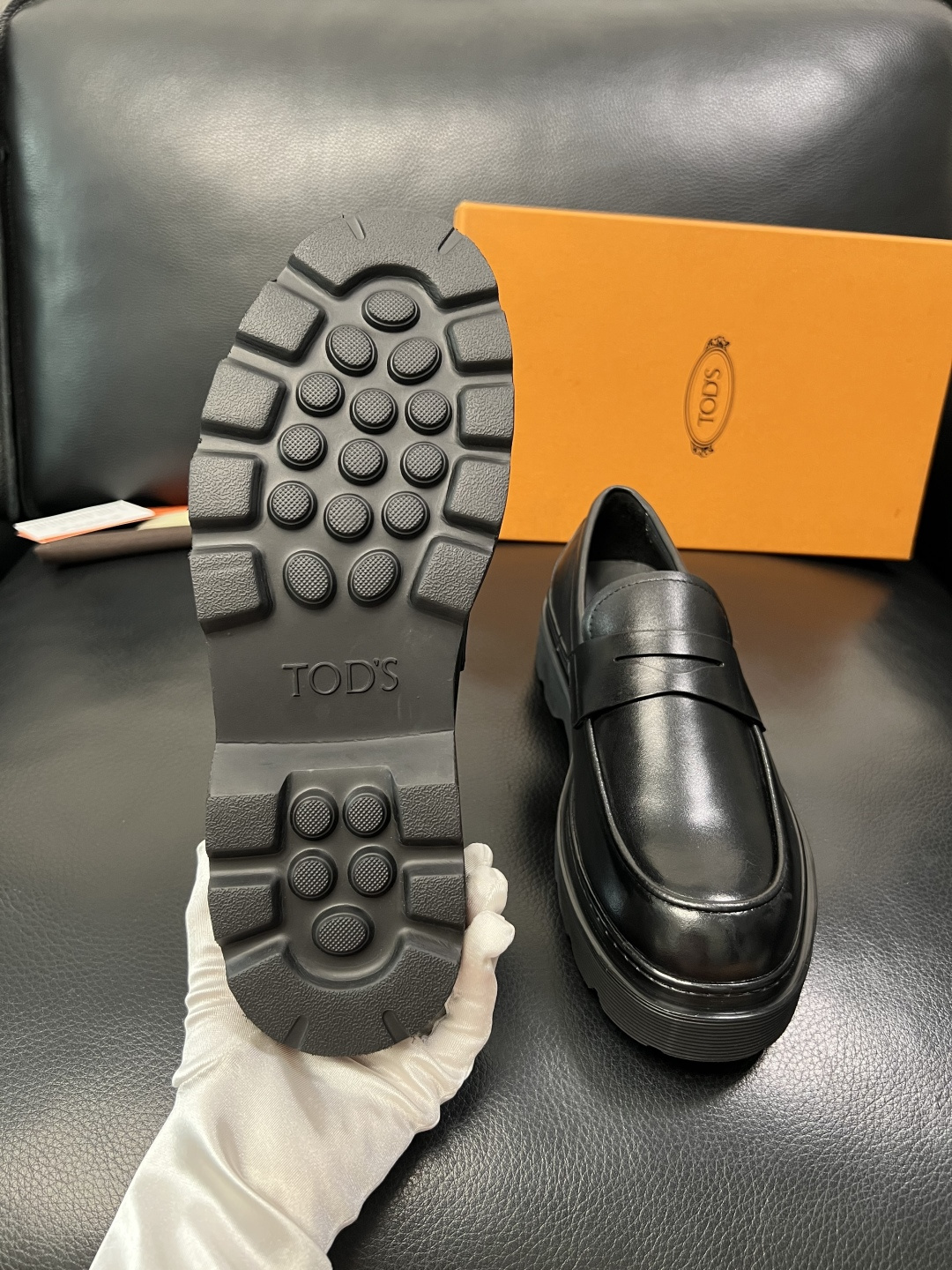 Tods  高品质  顶级工艺品  托德斯  皮鞋专柜新款，原厂配置意大利进口牛皮面料，高品质复杂拼接工