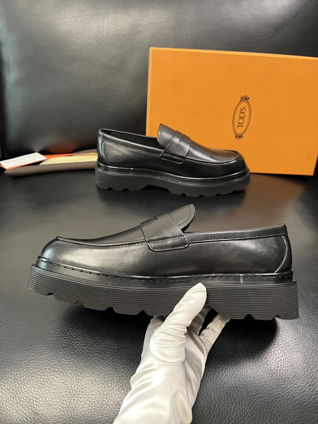 Tods  高品质  顶级工艺品  托德斯  皮鞋专柜新款，原厂配置意大利进口牛皮面料，高品质复杂拼接工
