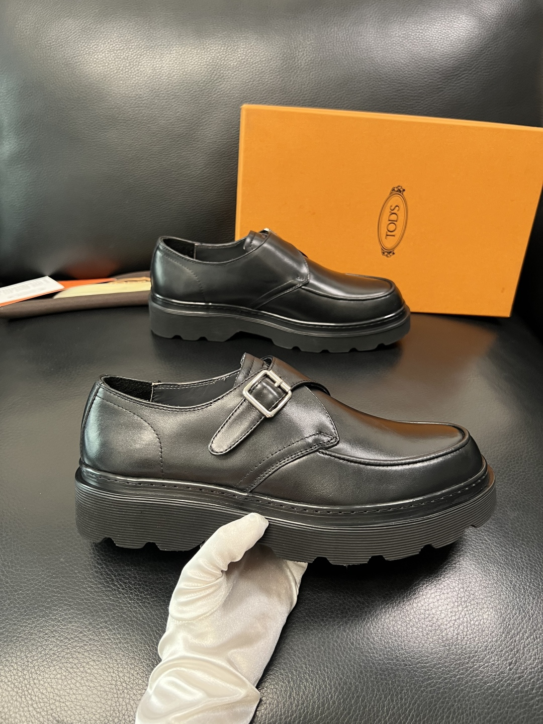 Tods  高品质  顶级工艺品  托德斯  皮鞋专柜新款，原厂配置意大利进口牛皮面料，高品质复杂拼接工