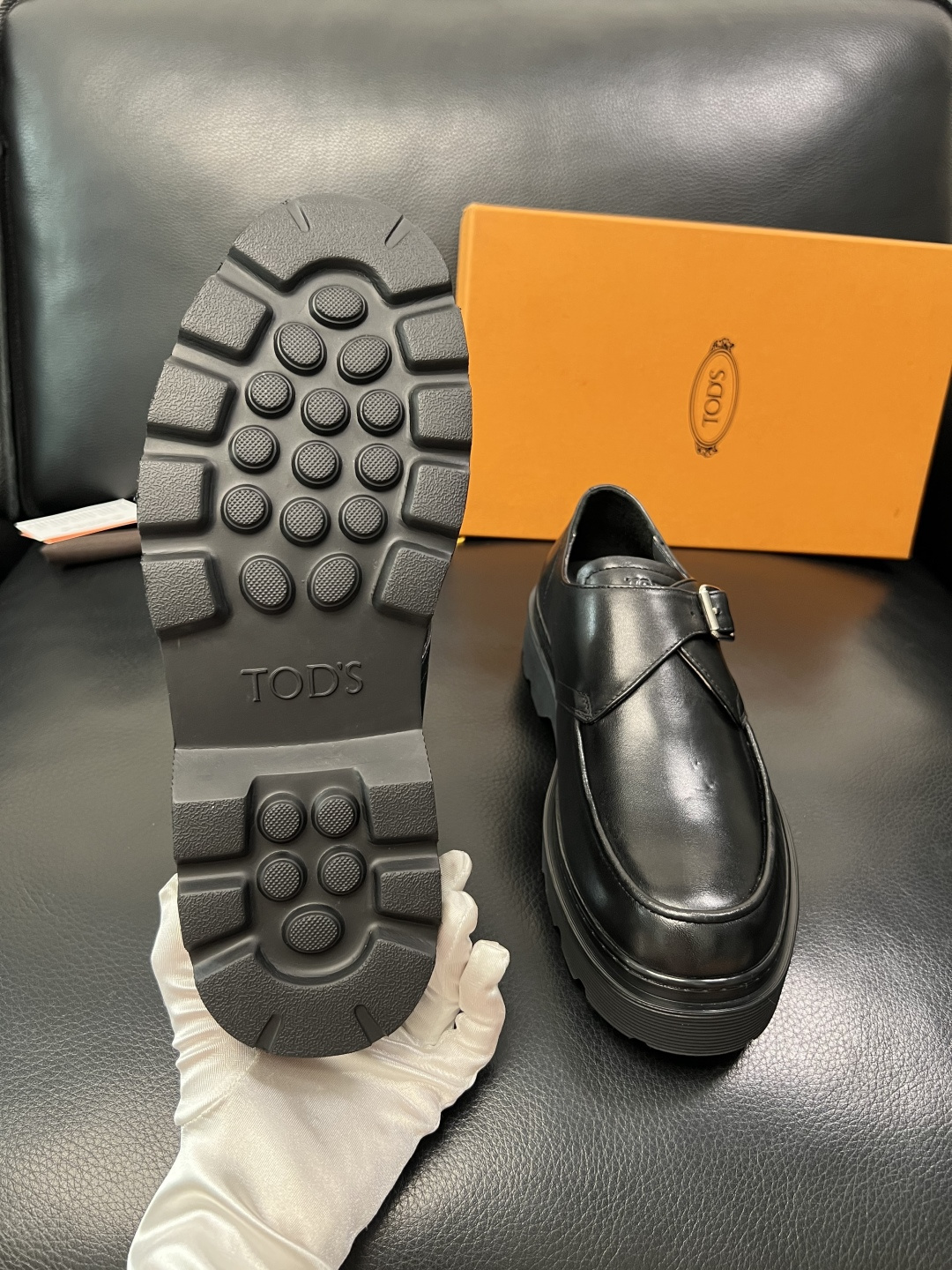 Tods  高品质  顶级工艺品  托德斯  皮鞋专柜新款，原厂配置意大利进口牛皮面料，高品质复杂拼接工