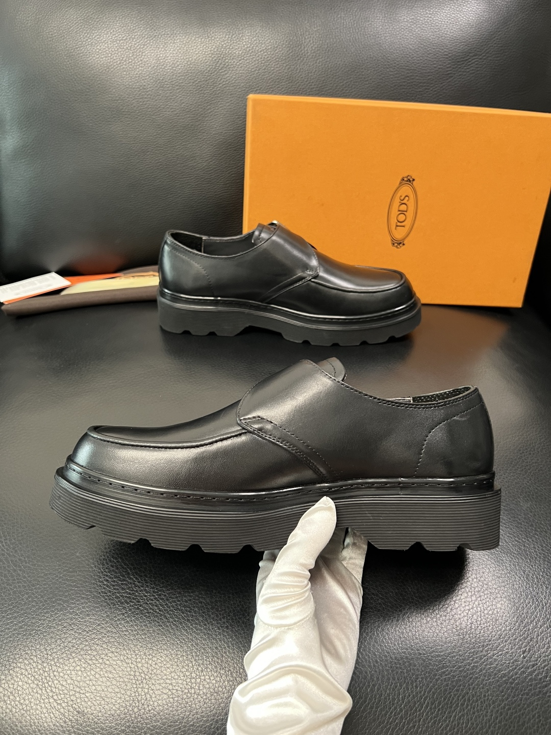 Tods  高品质  顶级工艺品  托德斯  皮鞋专柜新款，原厂配置意大利进口牛皮面料，高品质复杂拼接工