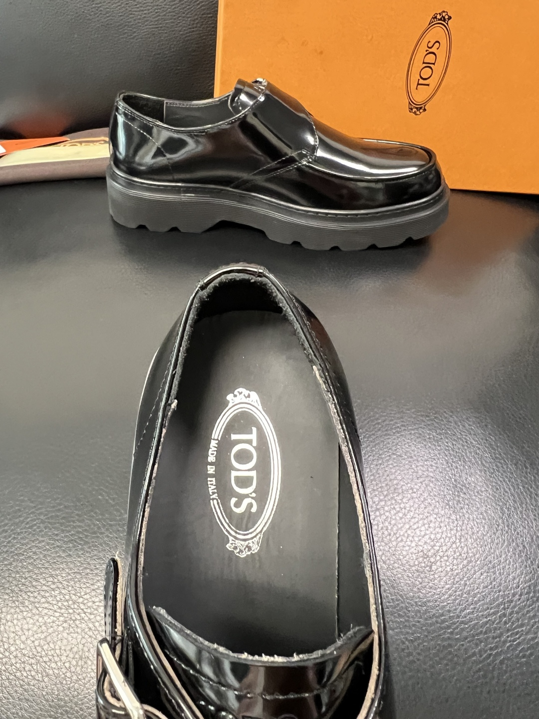 Tods  高品质  顶级工艺品  托德斯  皮鞋专柜新款，原厂配置意大利进口牛皮面料，高品质复杂拼接工