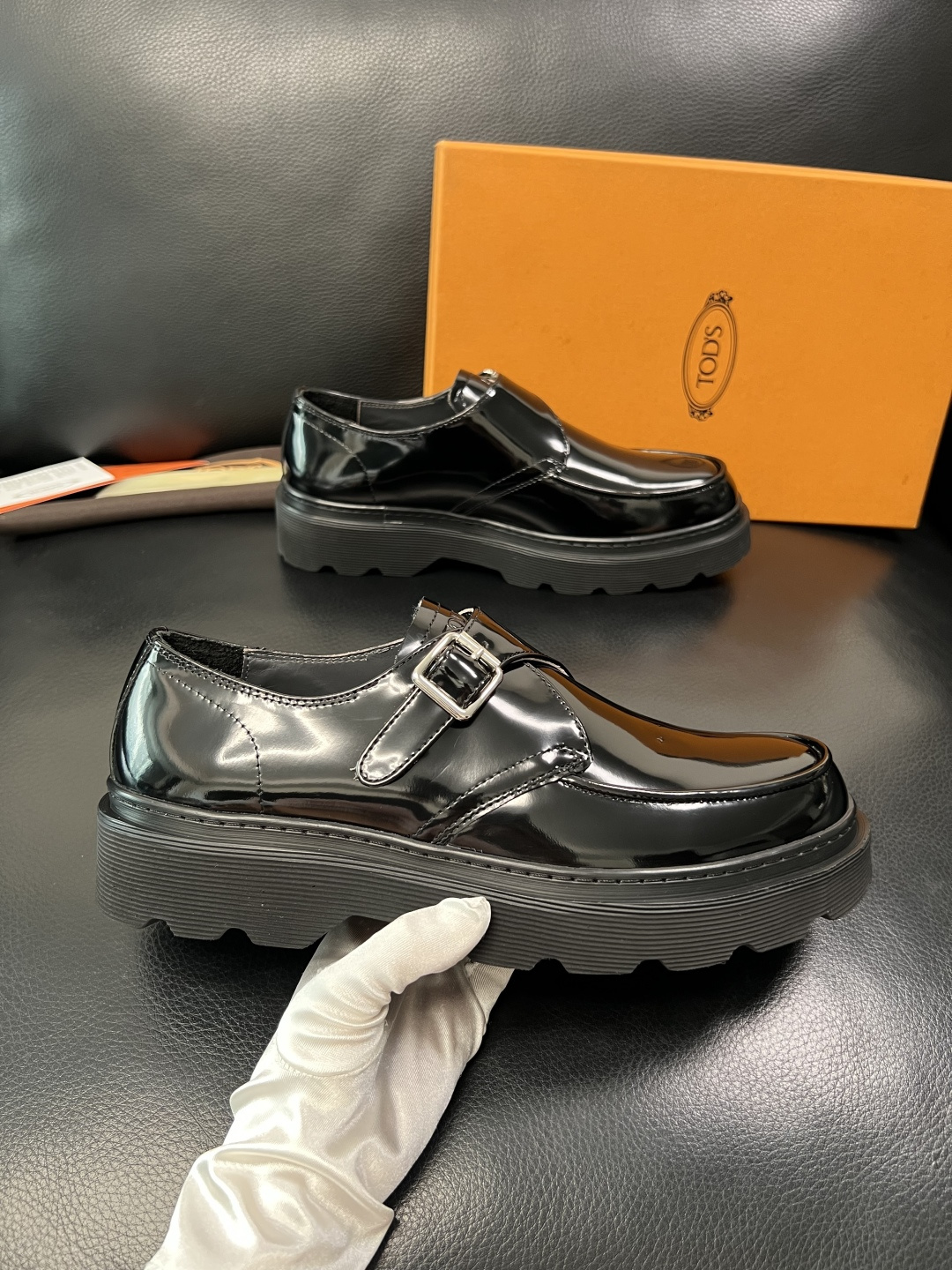 Tods  高品质  顶级工艺品  托德斯  皮鞋专柜新款，原厂配置意大利进口牛皮面料，高品质复杂拼接工