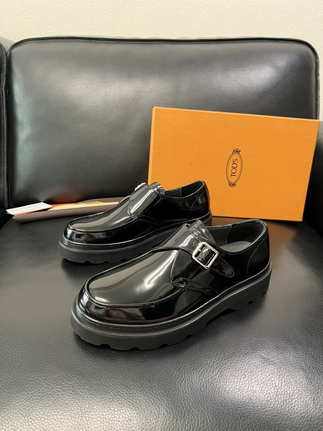 Tods  高品质  顶级工艺品  托德斯  皮鞋专柜新款，原厂配置意大利进口牛皮面料，高品质复杂拼接工