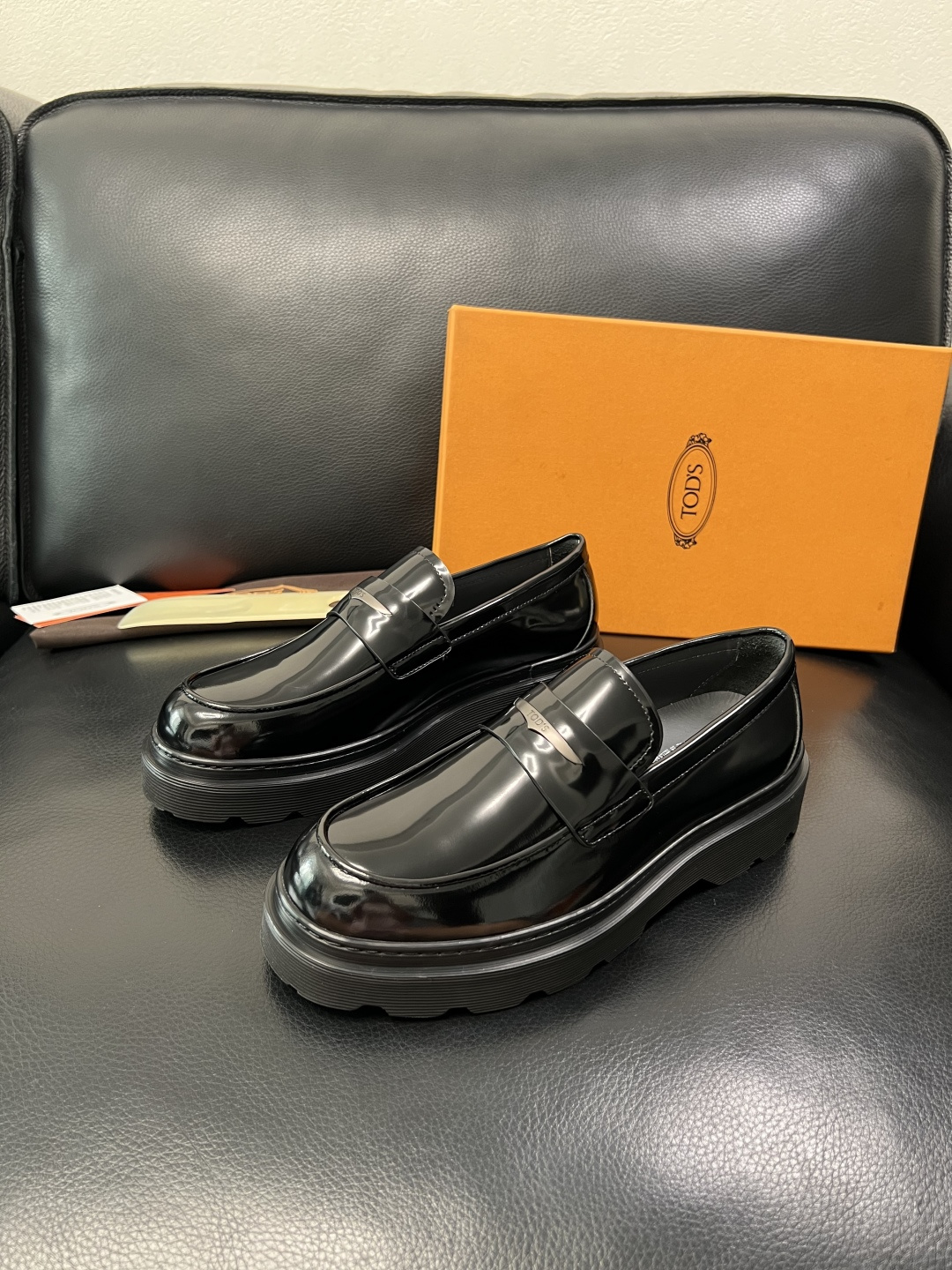 Tods  高品质  顶级工艺品  托德斯  皮鞋专柜新款，原厂配置意大利进口牛皮面料，高品质复杂拼接工